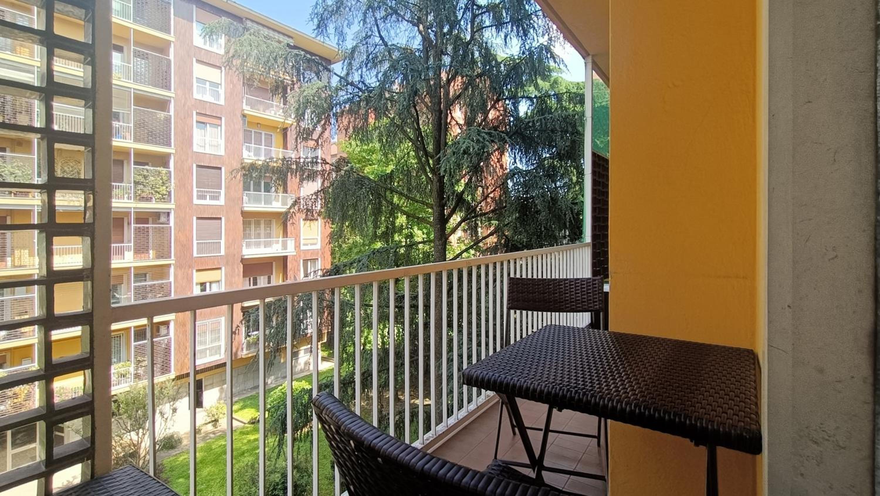 SAHI - Via Dei Ciclamini MM1 Primaticcio, Stadio San Siro, ospedale San Carlo