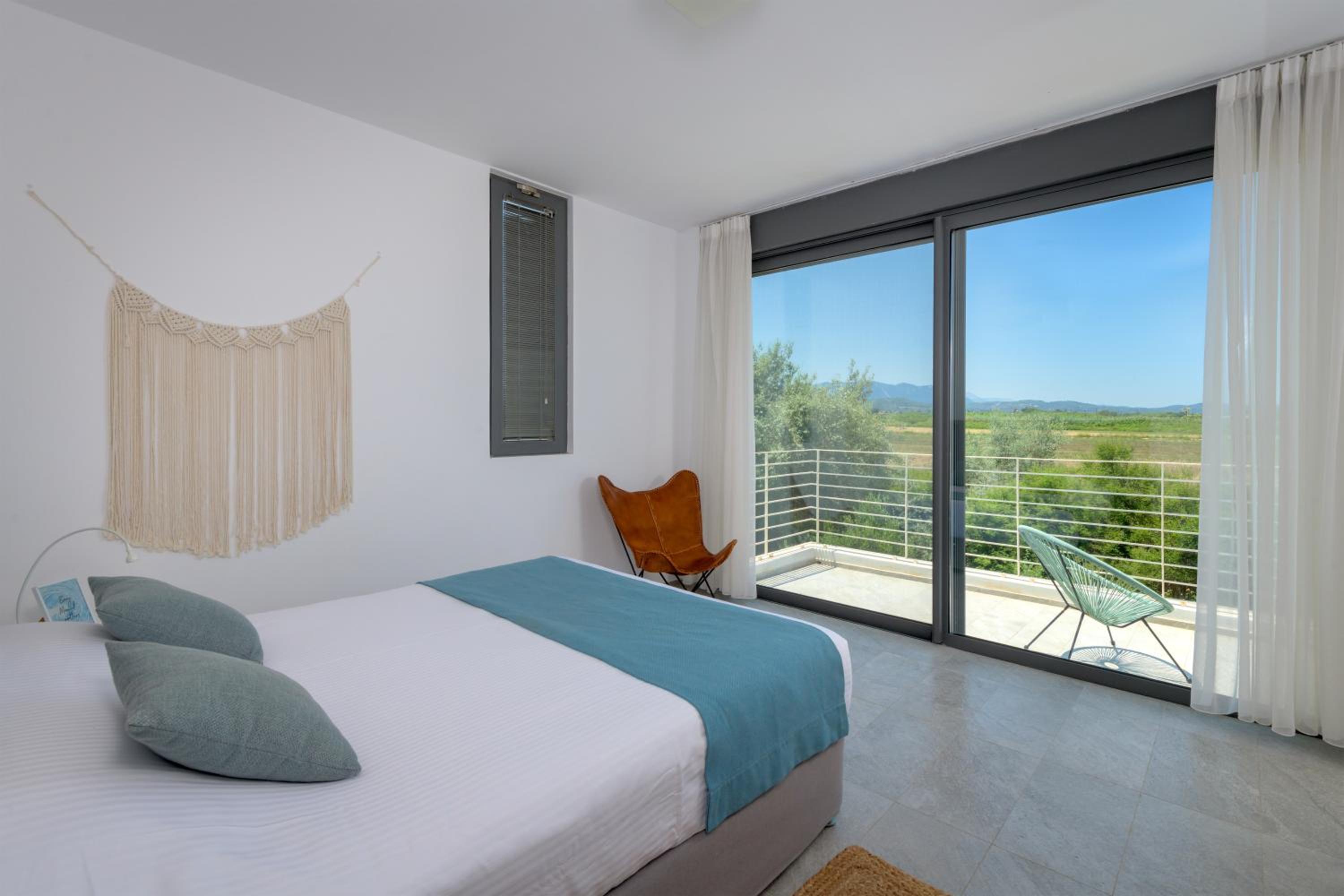 Renee Beach Front Executive Luxury Villa view 4