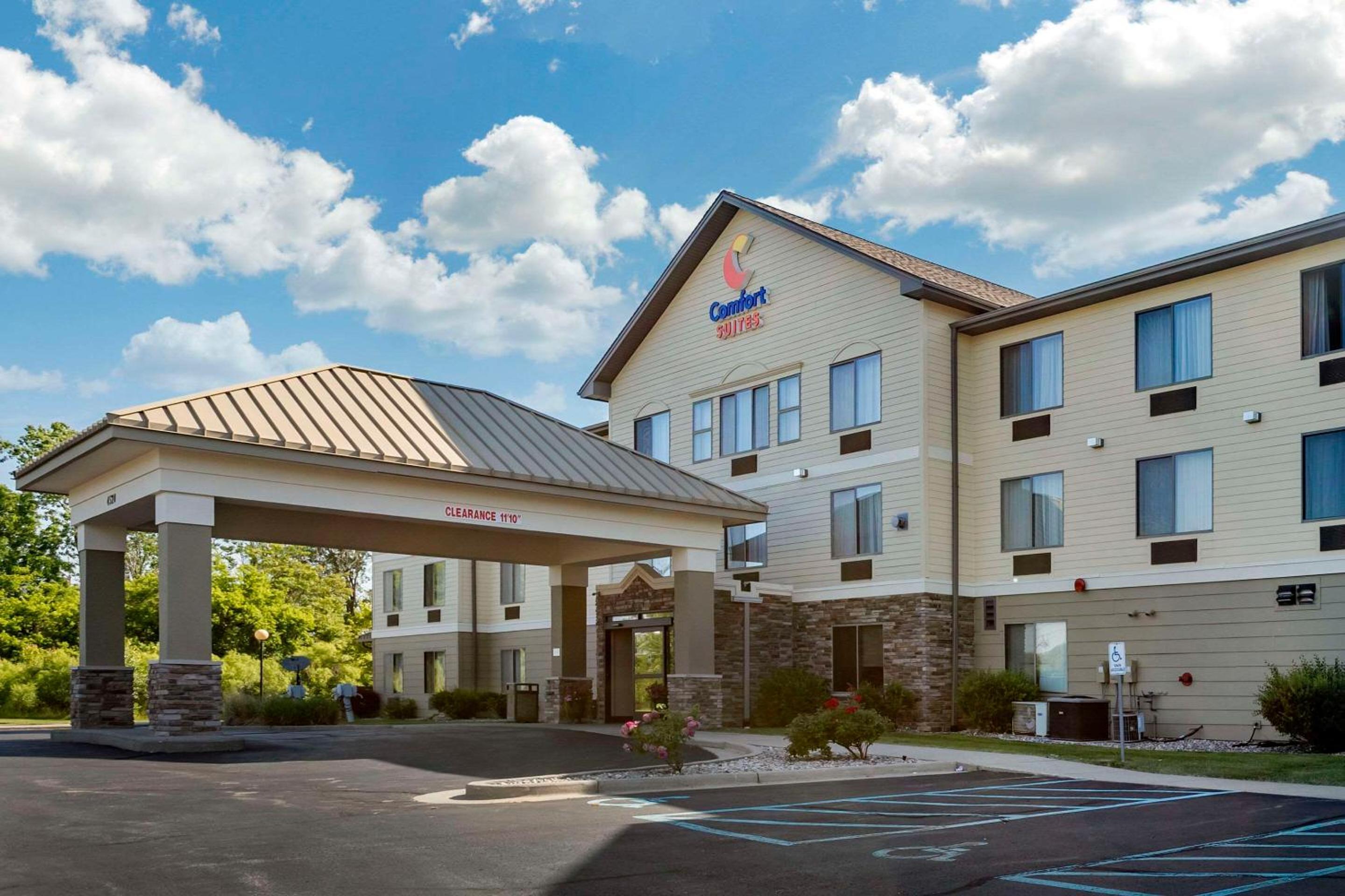 Hotel Comfort Suites Grandville - Grand Rapids SW