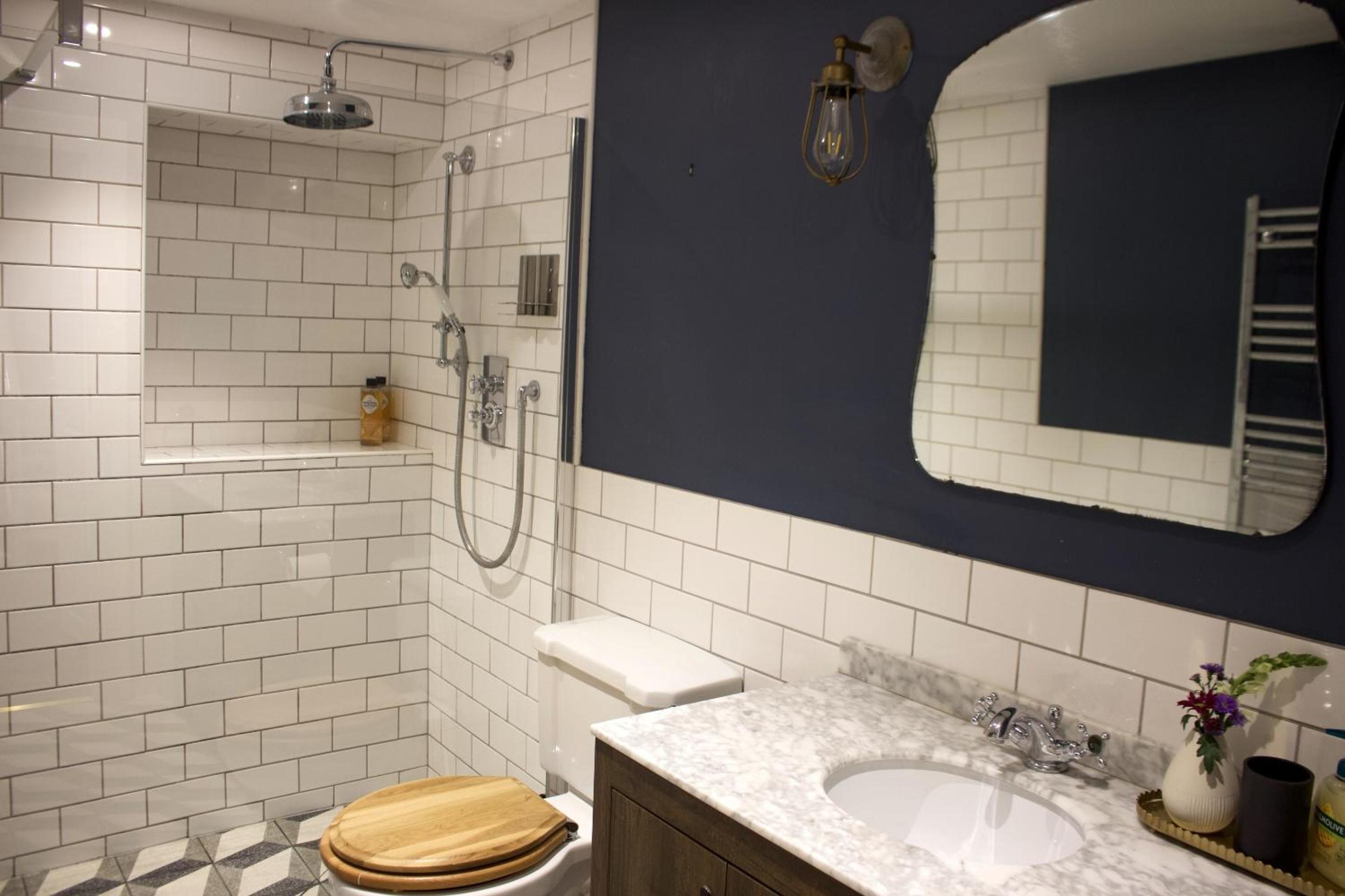Maisonette with Hot tub at 13 Rivers Street view 2