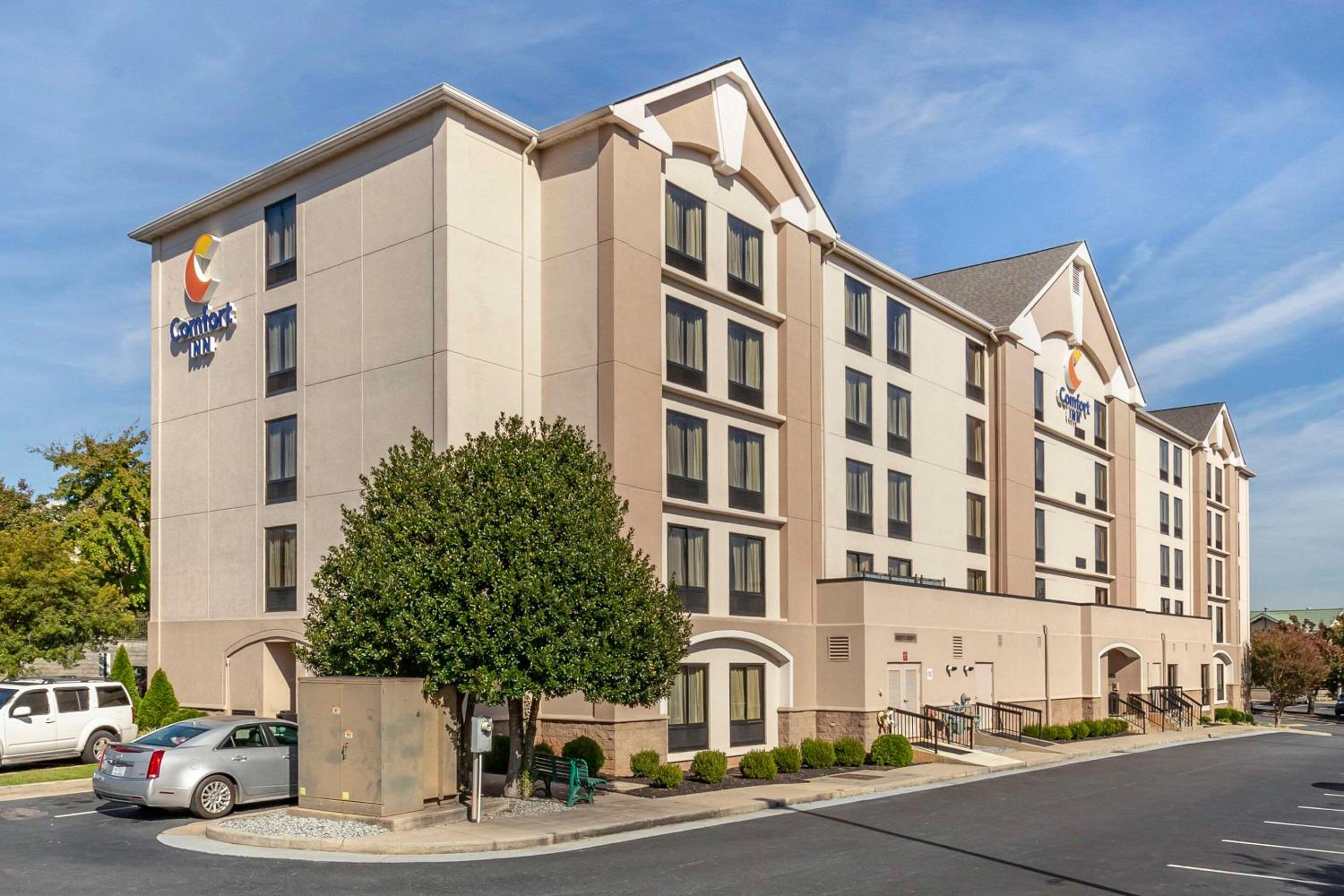 Hotel Comfort Inn Greensboro - Kernersville - Image 1