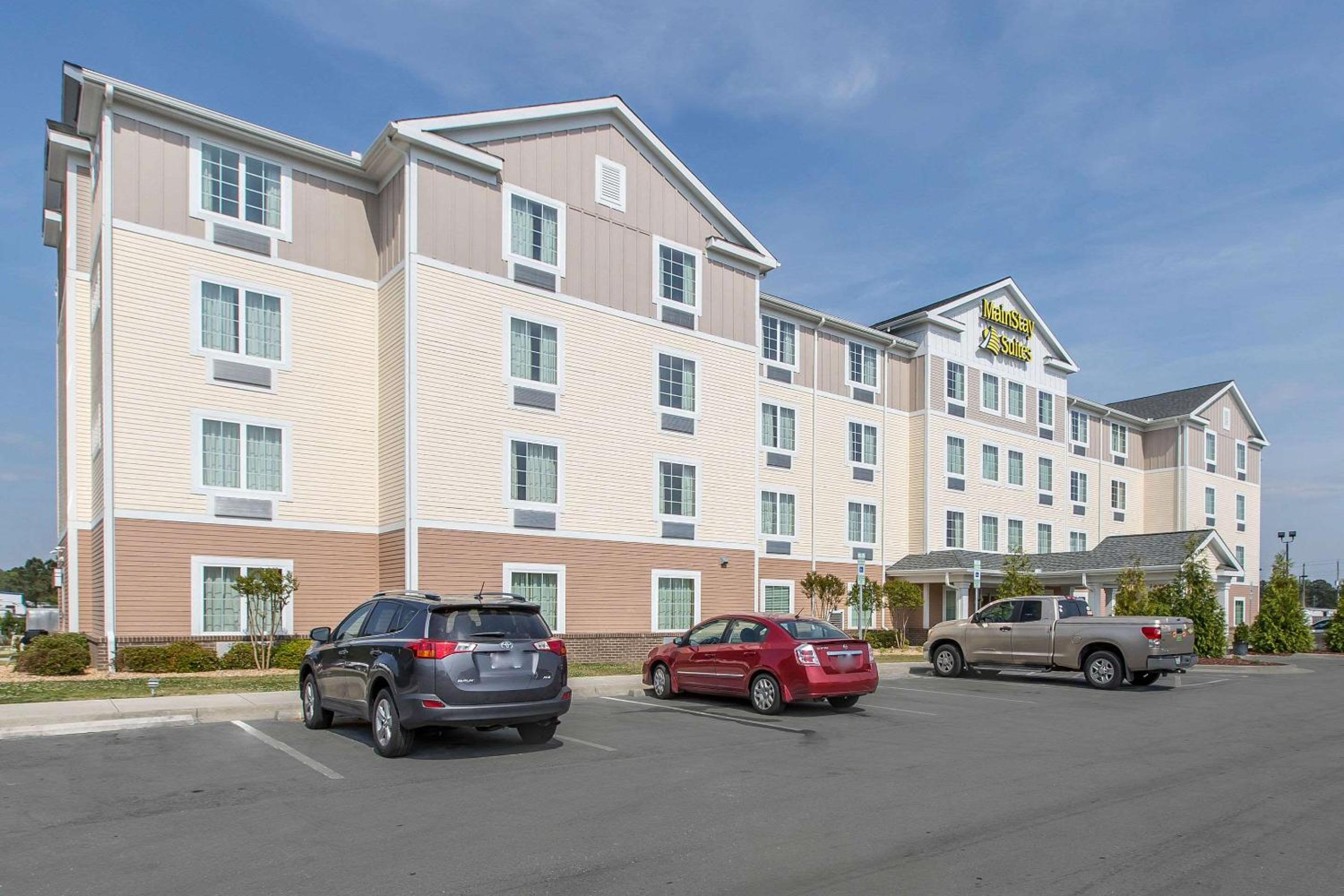Jacksonville Vacations - MainStay Suites Jacksonville near Camp Lejeune - Property Image 2
