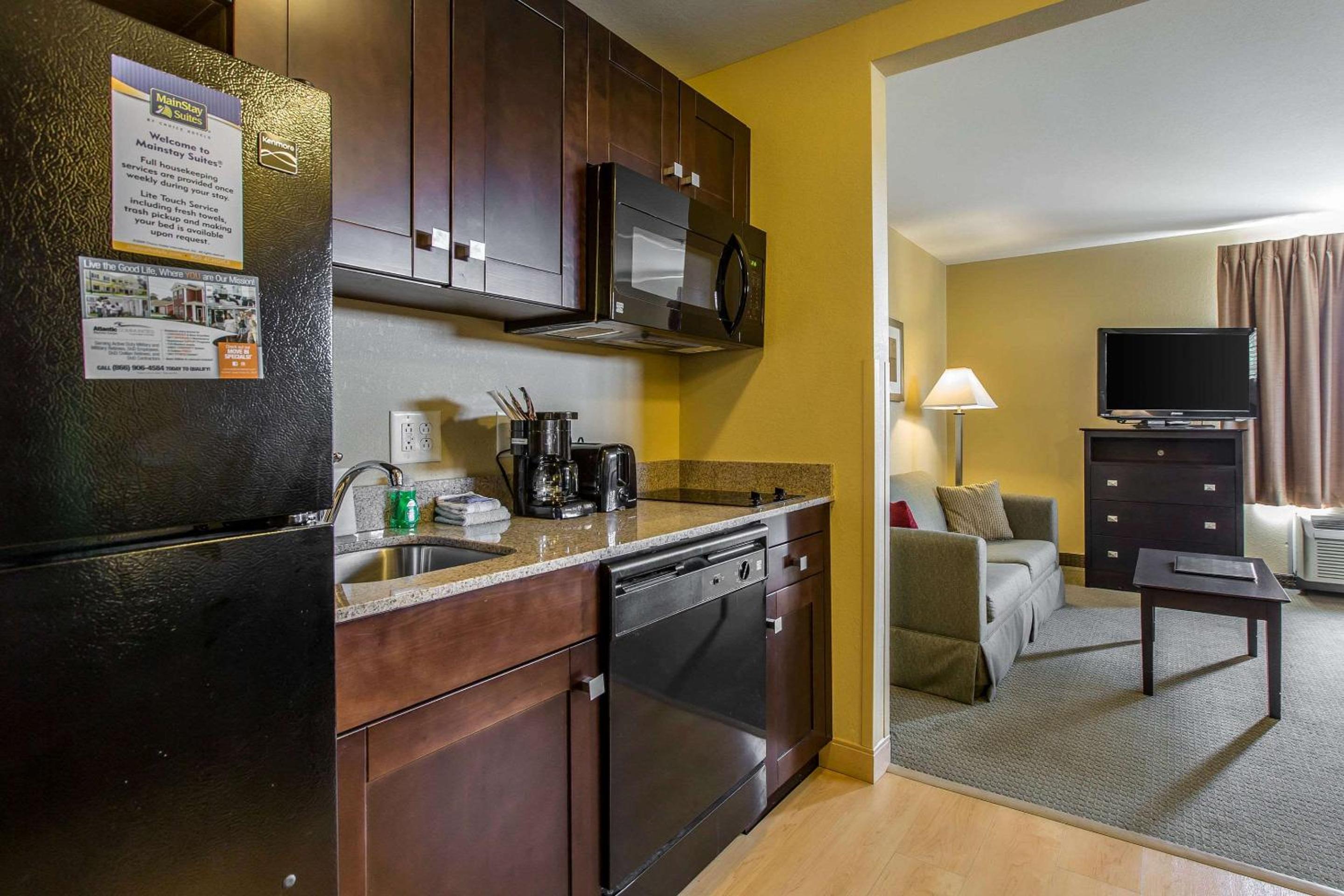 Jacksonville Vacations - MainStay Suites Jacksonville near Camp Lejeune - Property Image 4