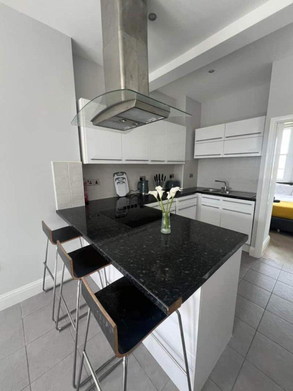 Star London Heath St 2-Bed Adobe