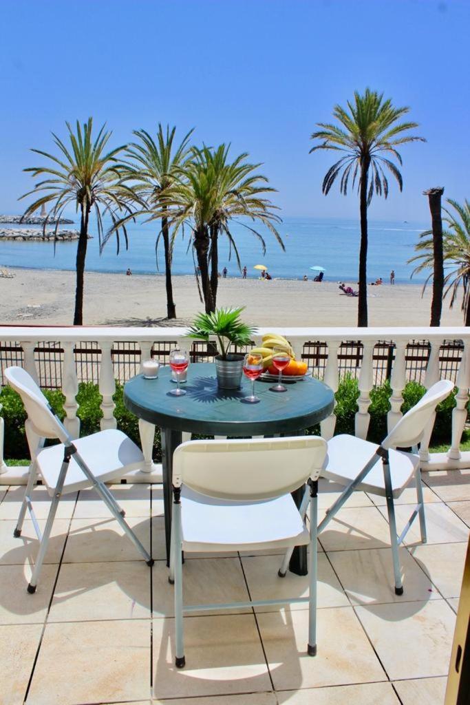 Frontline sea in the center of Puerto Banus-Beach photo 2