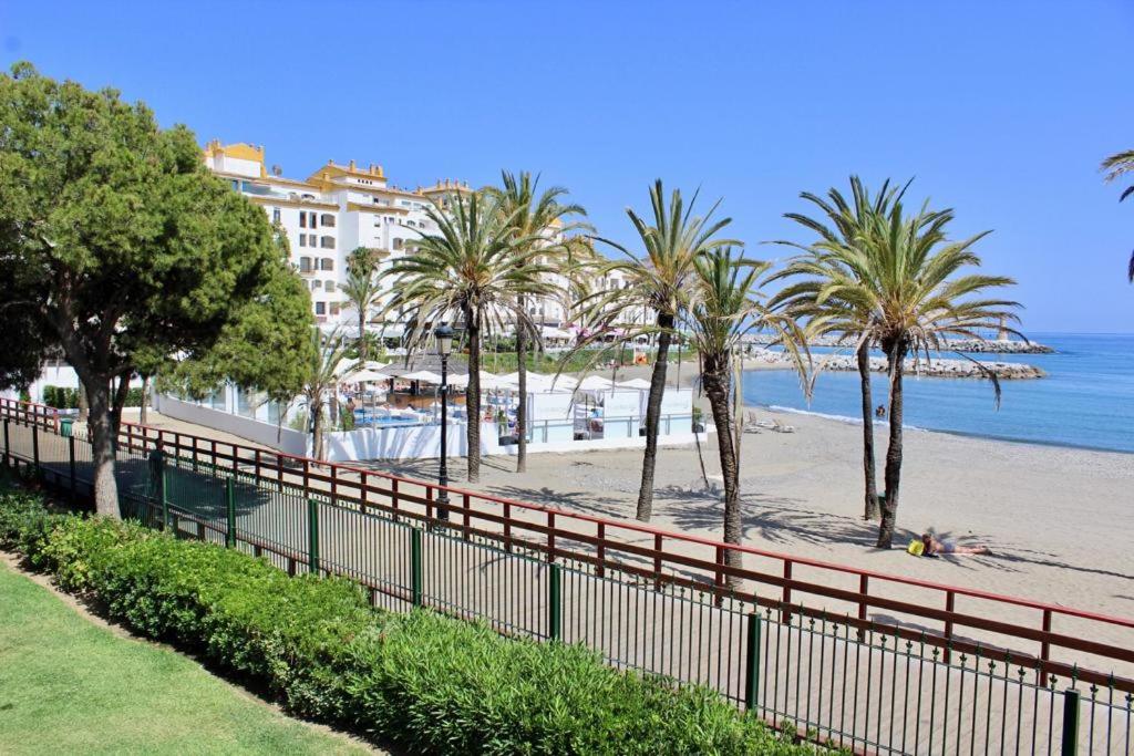 Marbella Vacations - Frontline sea in the center of Puerto Banus-Acces to the beach - Property Image 6