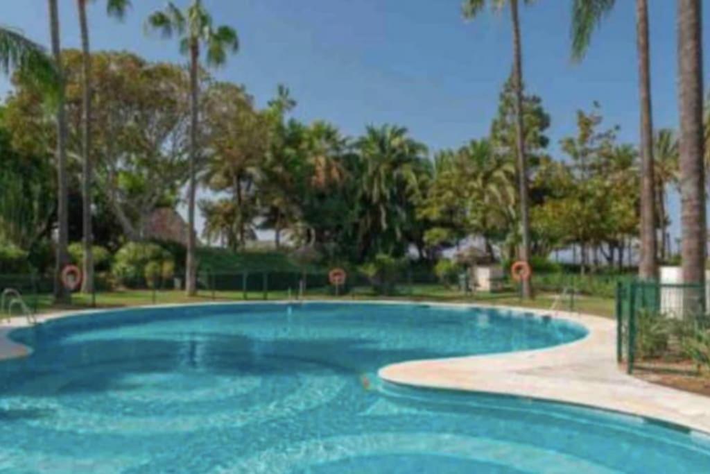 Marbella Vacations - Frontline sea in the center of Puerto Banus-Acces to the beach - Property Image 9
