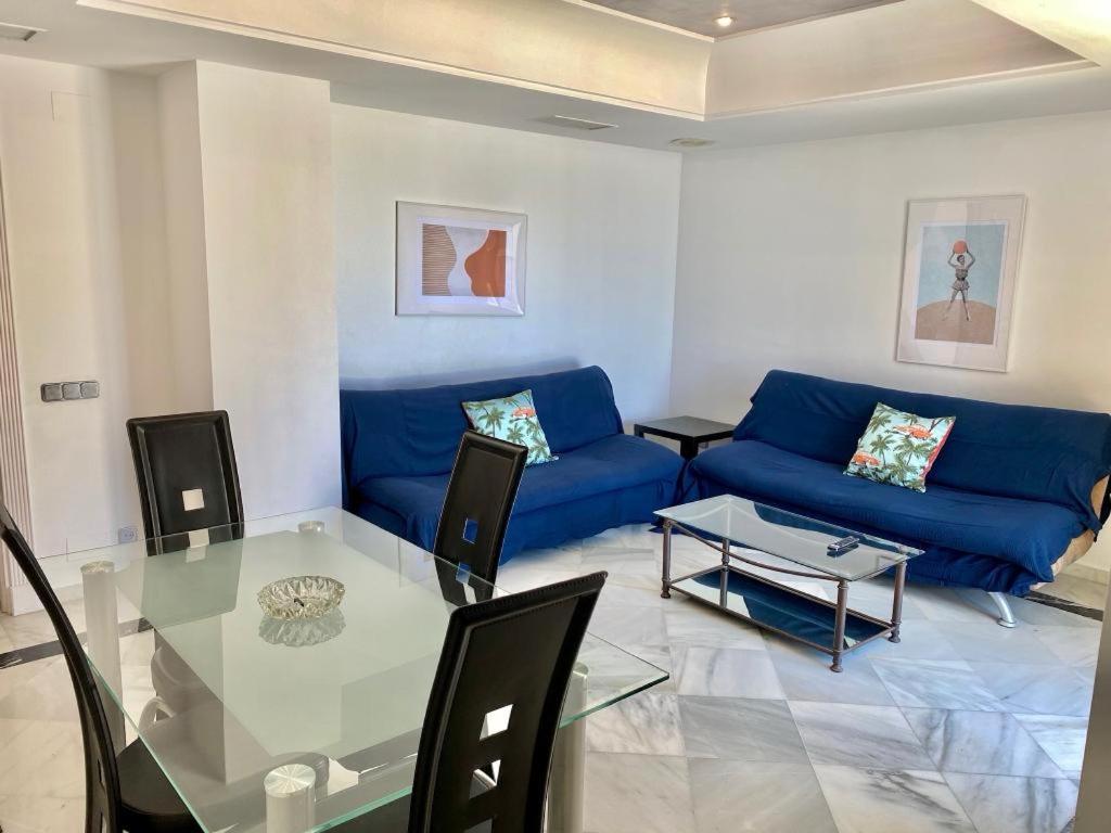 Marbella Vacations - Frontline sea in the center of Puerto Banus-Acces to the beach - Property Image 16