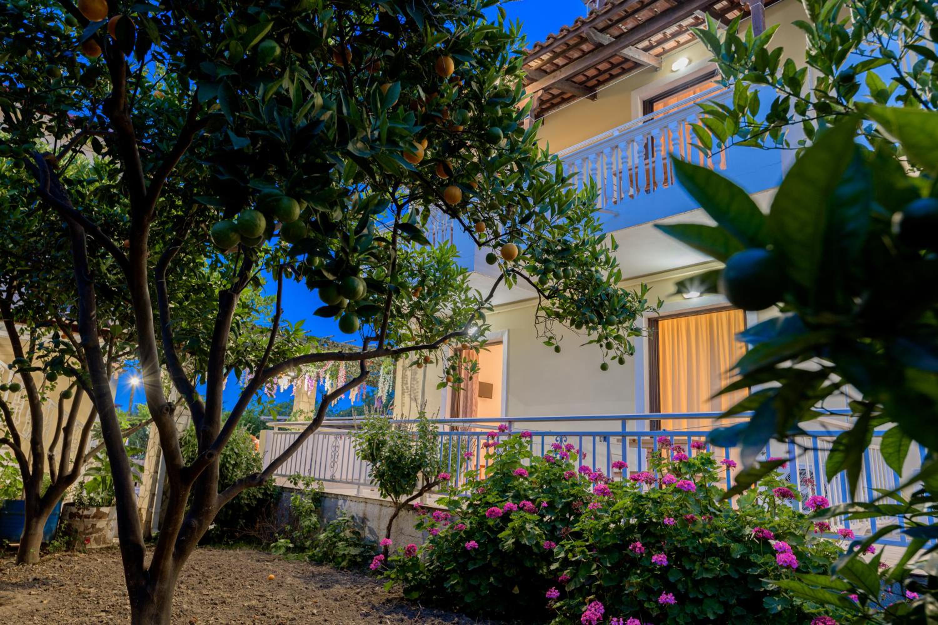 Hotel Mariliki Studios - Image 1