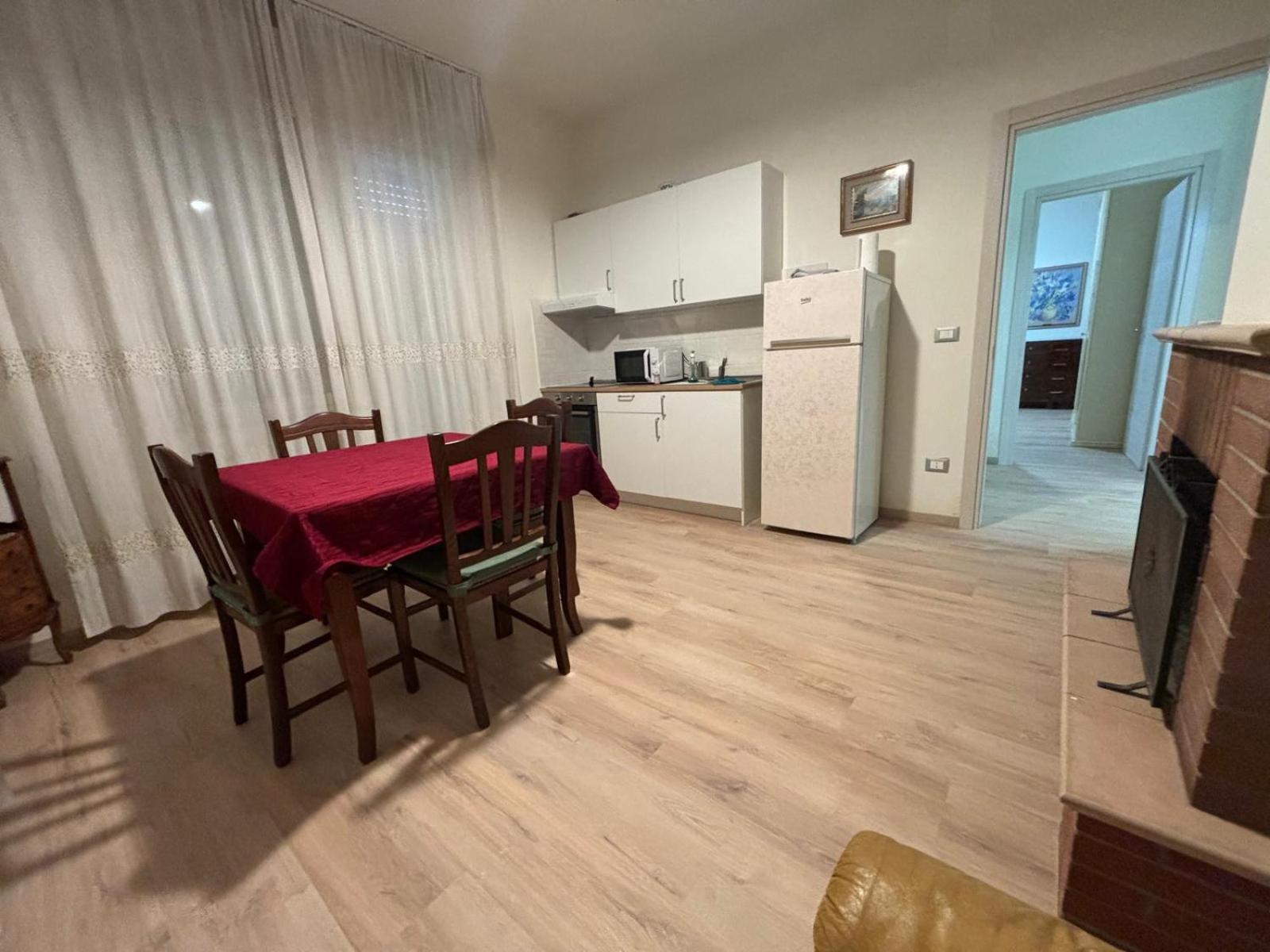 Alloggio 4 e 5 in centro, con giardino, a 150 m dal mare view 3