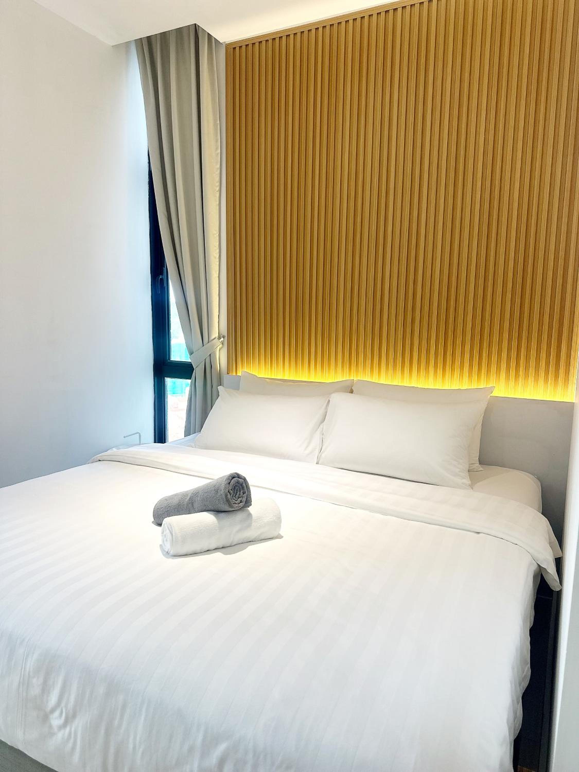 The Shore LW Premium Suites KK Downtown