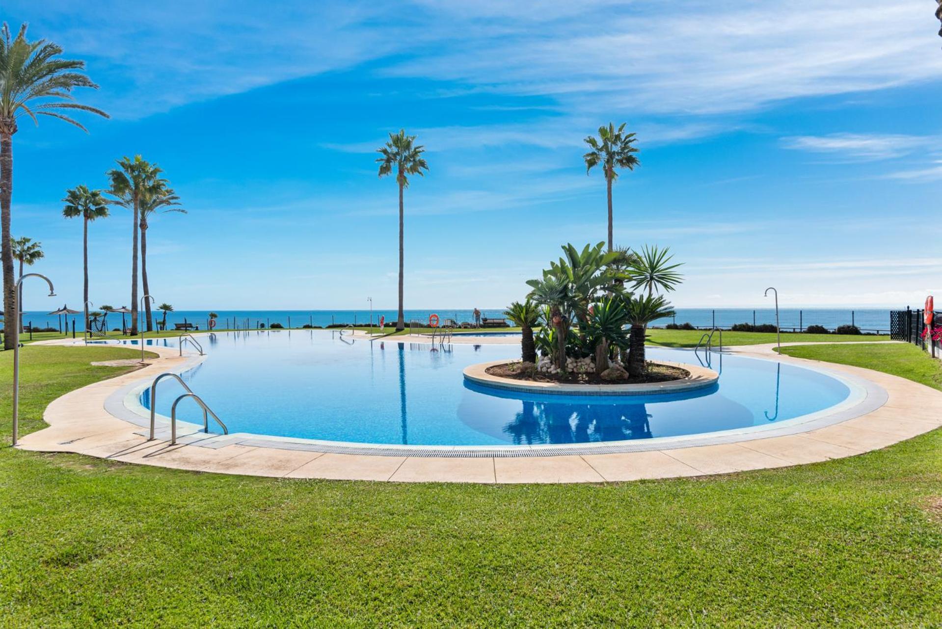 Mi Capricho Beach side Ref 1370 photo 3