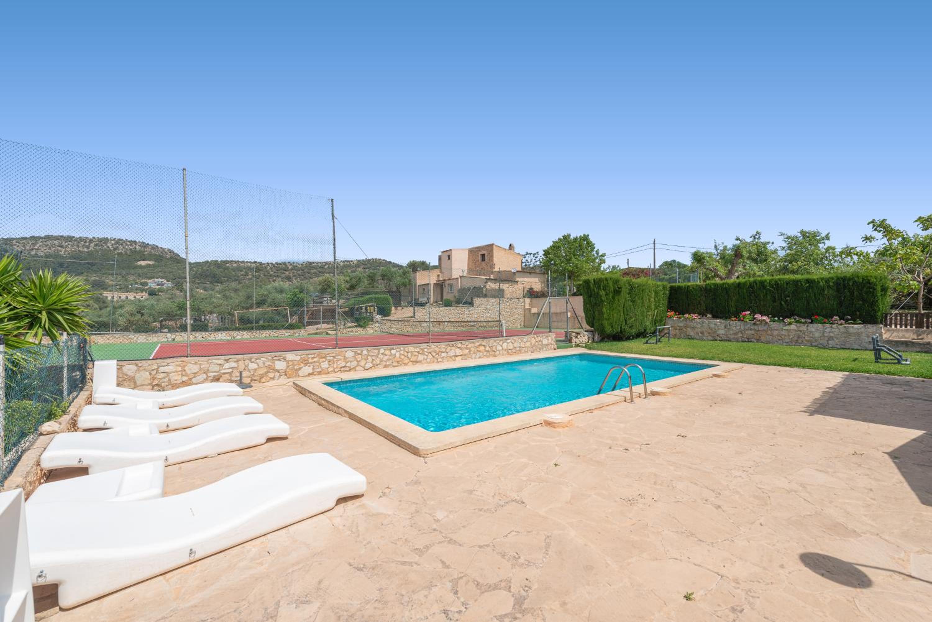 Hotel VILLA RURAL CARRASCO LA SIGARRA - Image 1