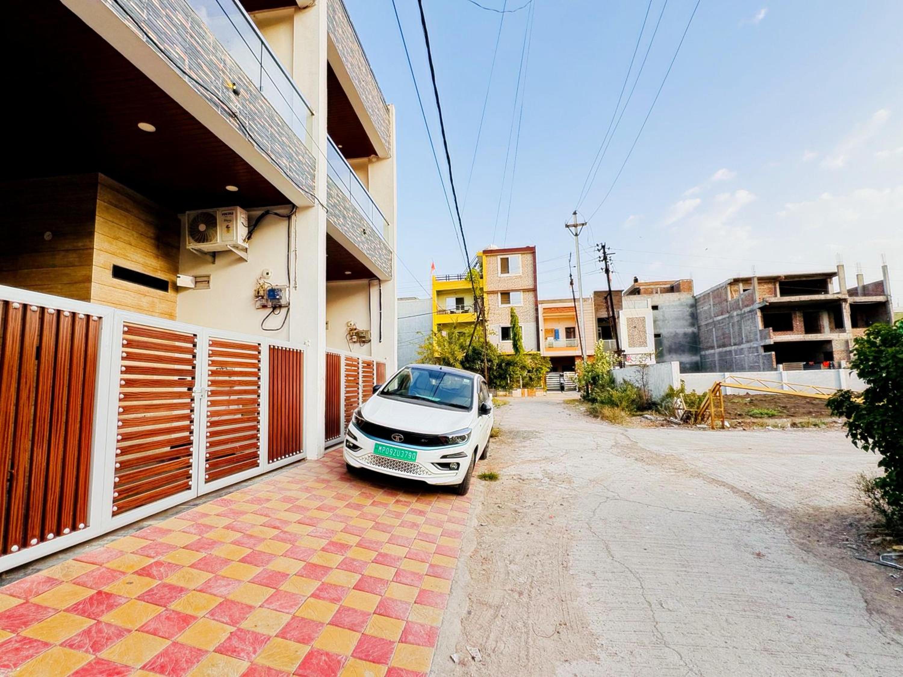 Home Escape Azure 3BHK Bunglow Near Apollo DB City