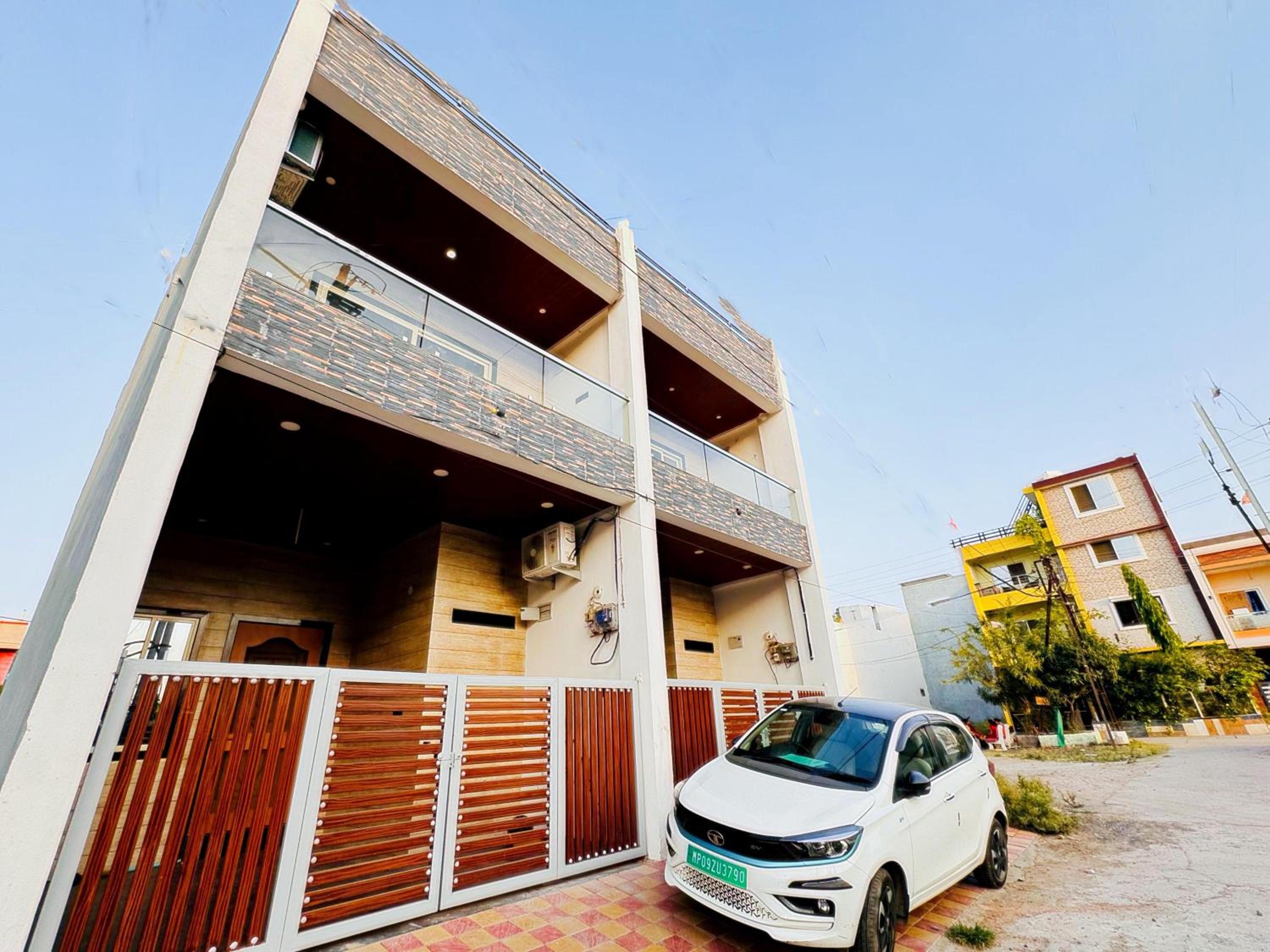 Home Escape Azure 3BHK Bunglow Near Apollo DB City
