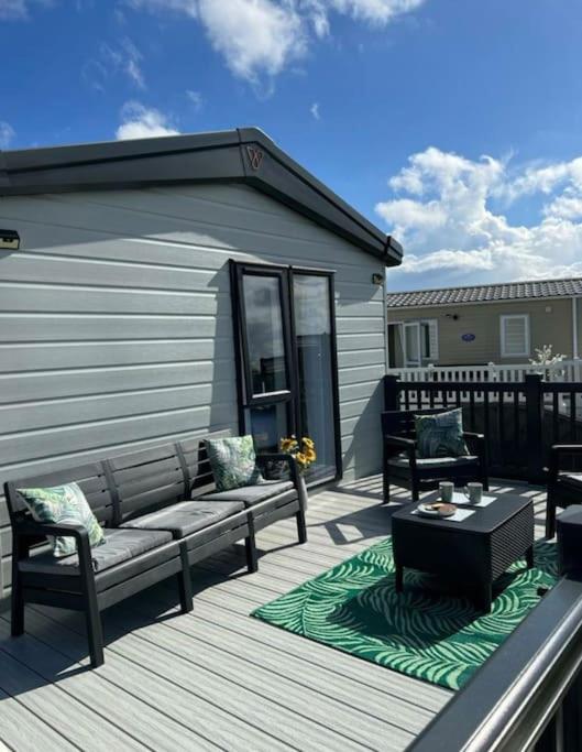 17 Sherringham Patrington Leisure Park private garden, parking, views view 2