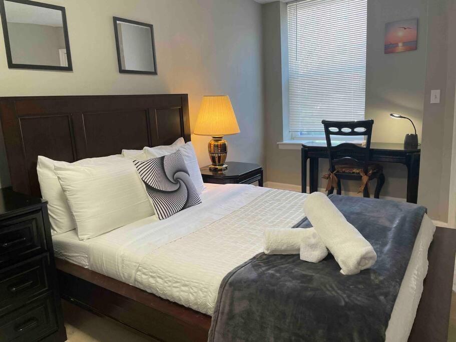Discover Charm City from a Cozy Retreat