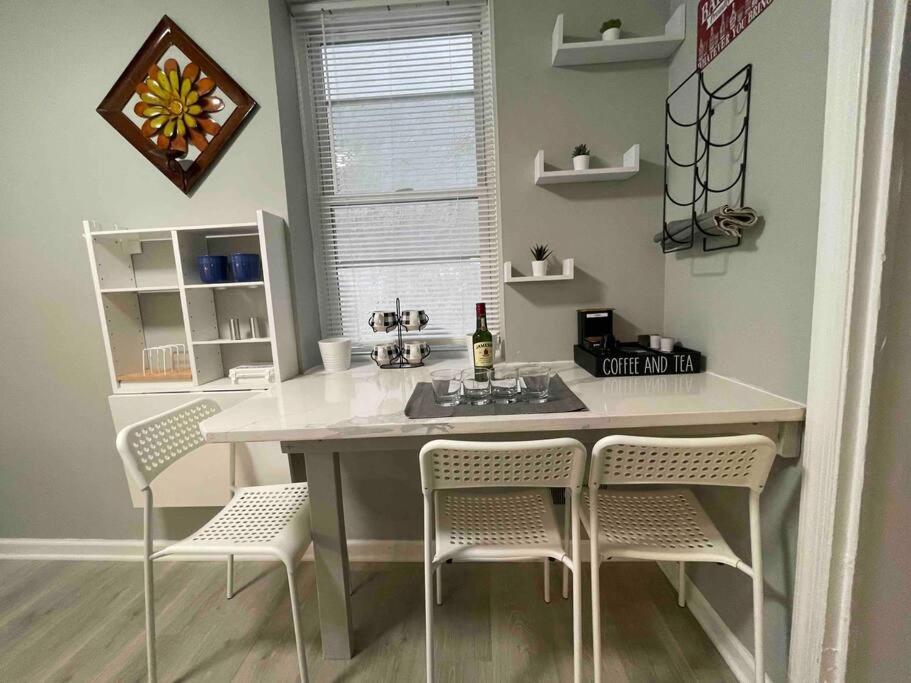Discover Charm City from a Cozy Retreat