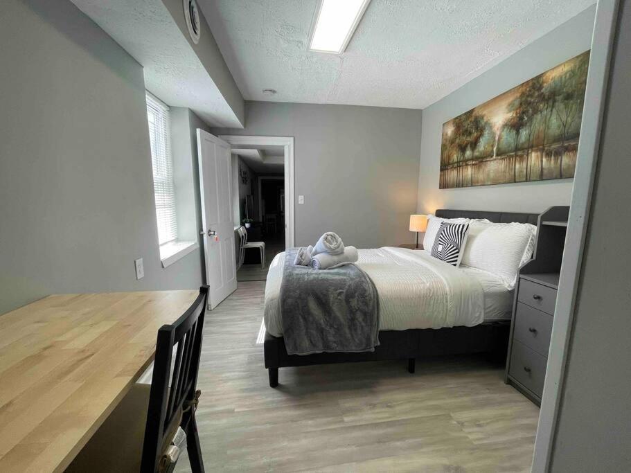 Discover Charm City from a Cozy Retreat