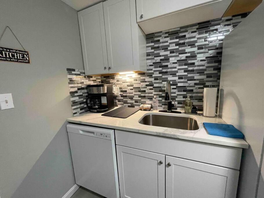 Discover Charm City from a Cozy Retreat