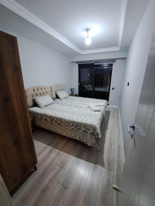 Villa Isra 5 plus 1 Bedroom Villa Private Pool and Garden