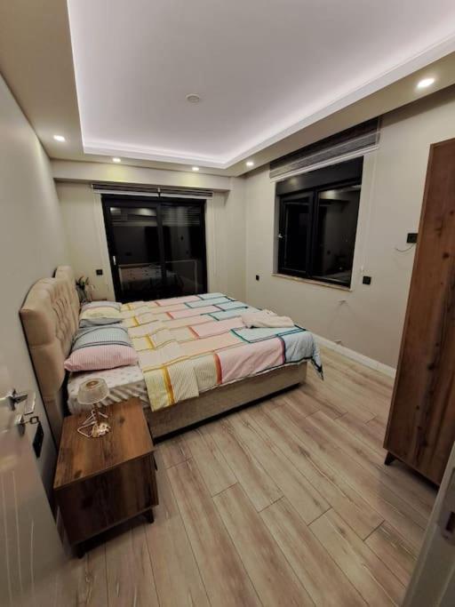 Villa Isra 5 plus 1 Bedroom Villa Private Pool and Garden