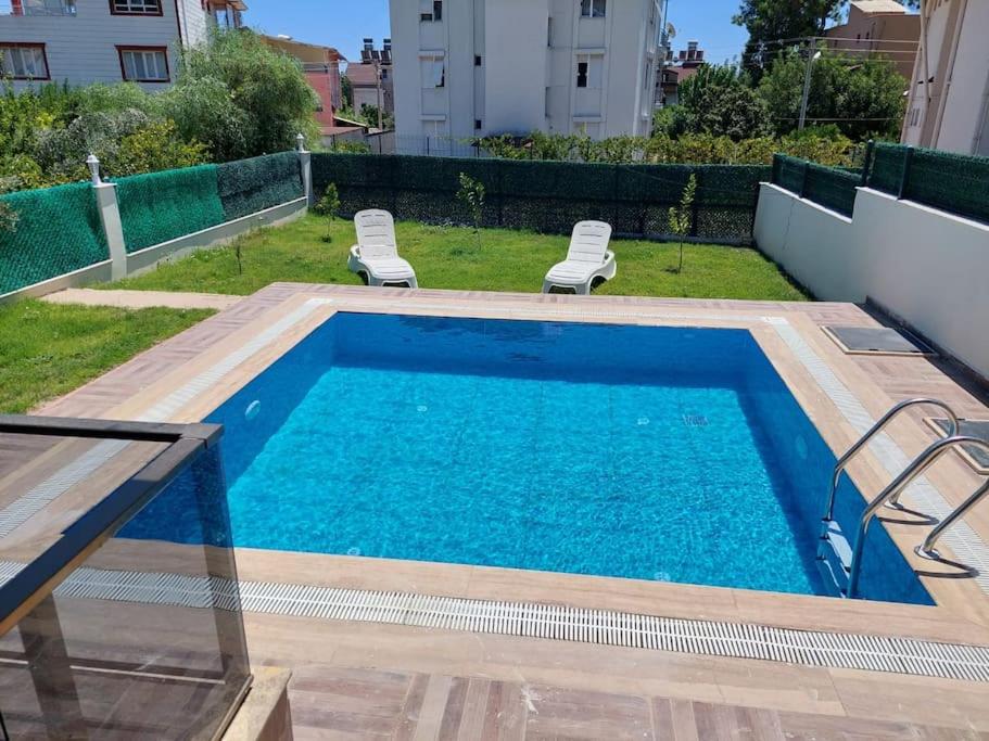 Villa Isra 5 plus 1 Bedroom Villa Private Pool and Garden