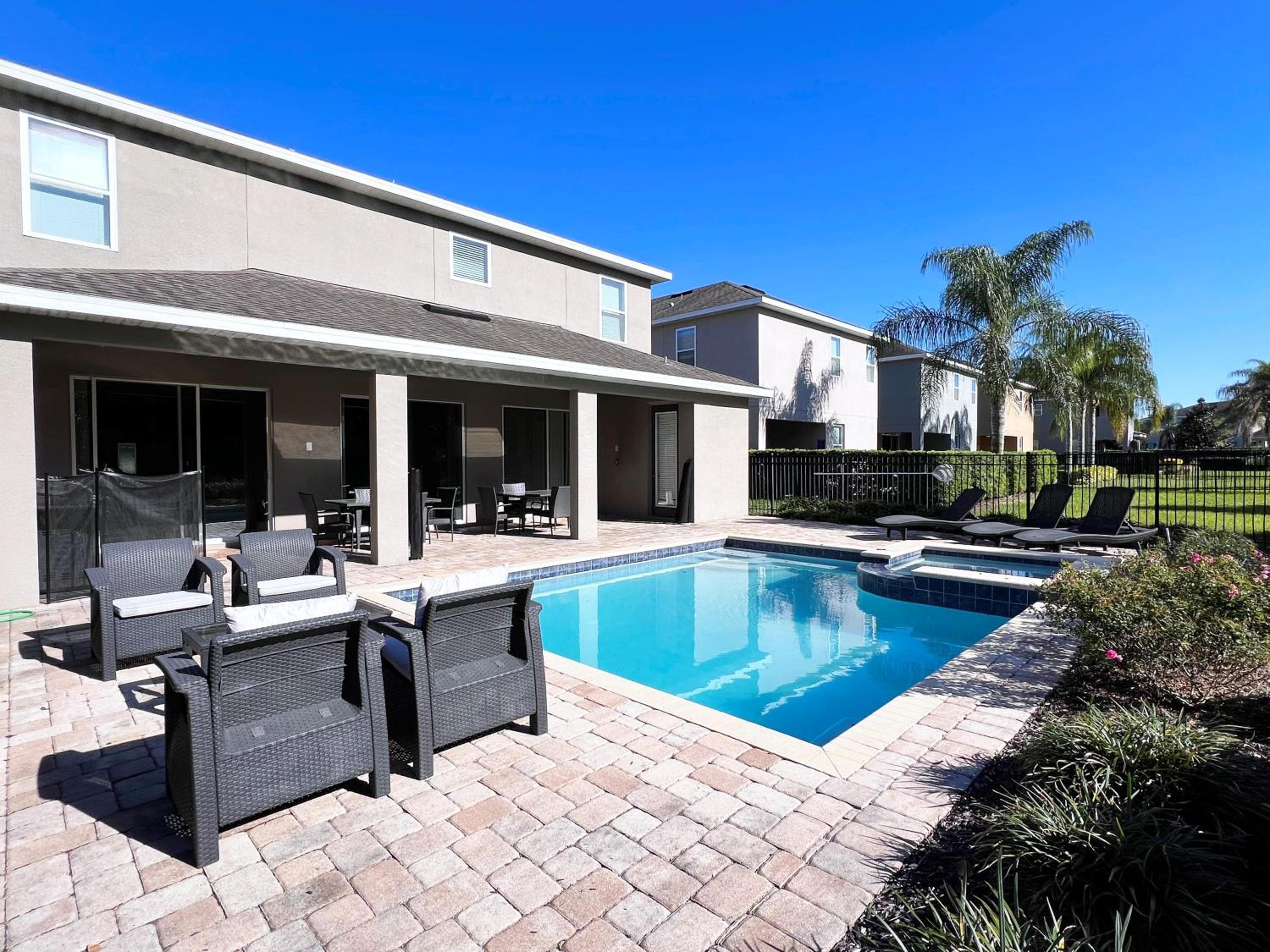 Gorgeous 9 Bed Pool Home with Game Room-7504MA
