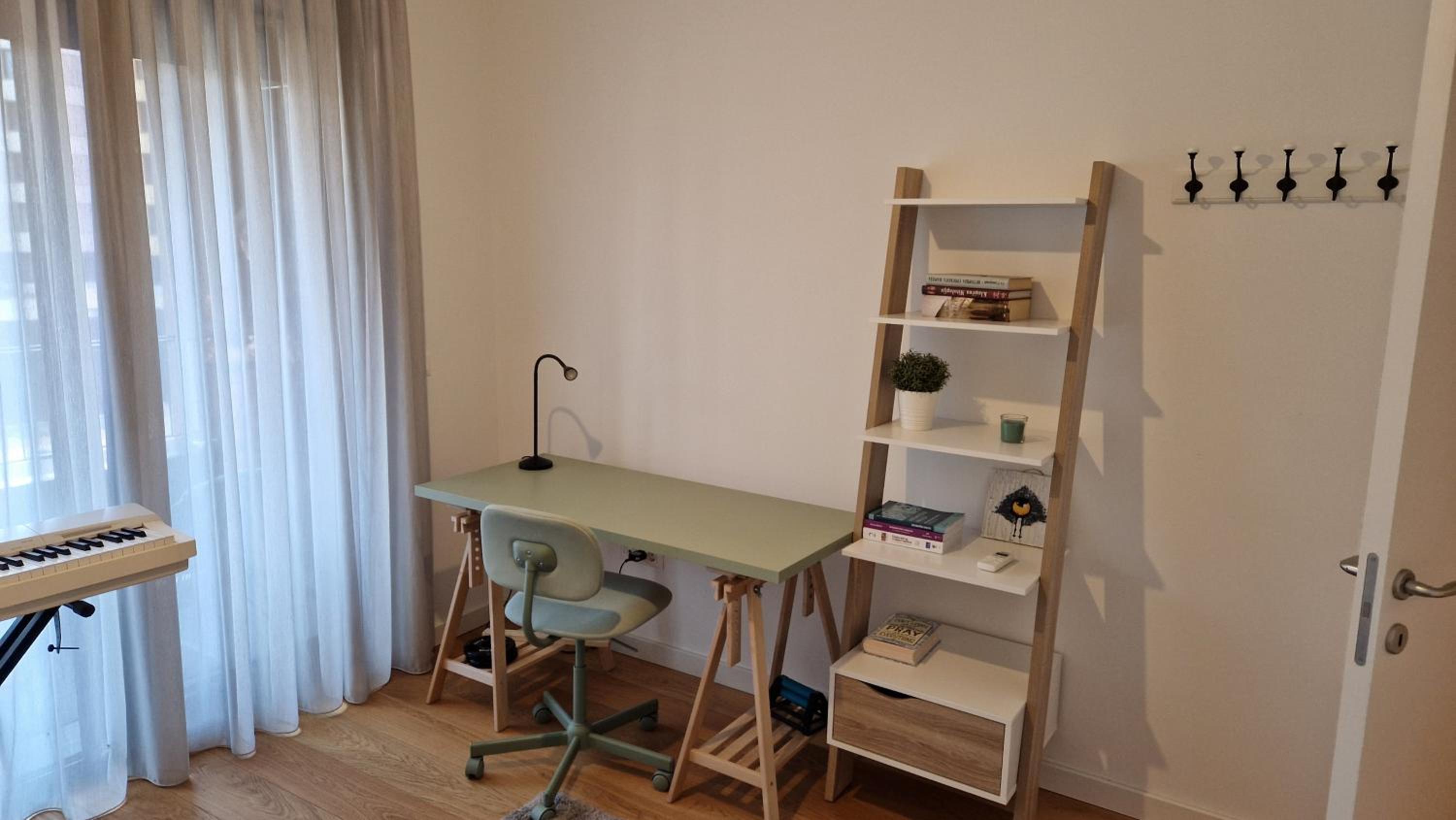 Photo 8