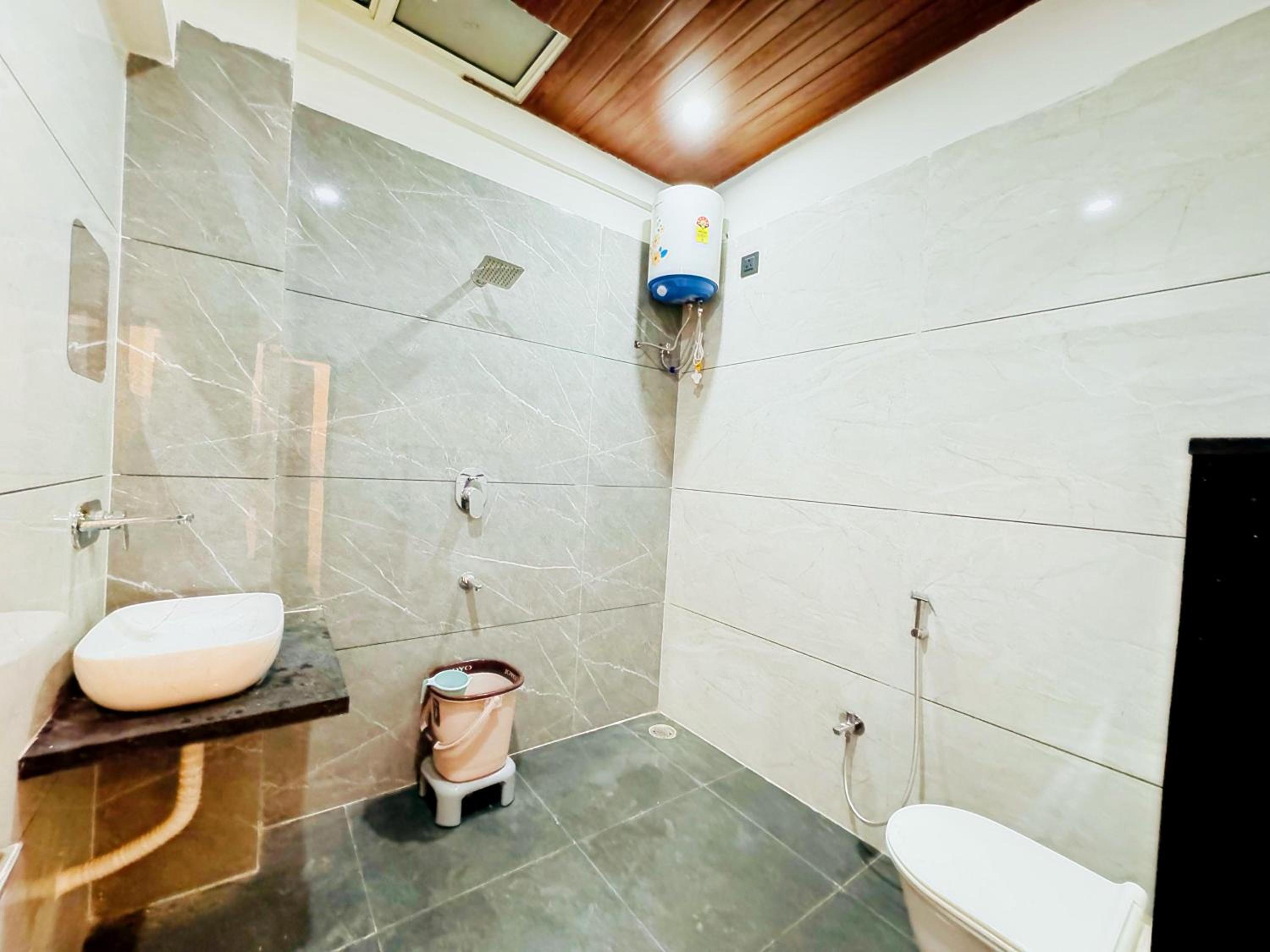 Home Escape Azure 3BHK Bunglow Near Apollo DB City, photo 13