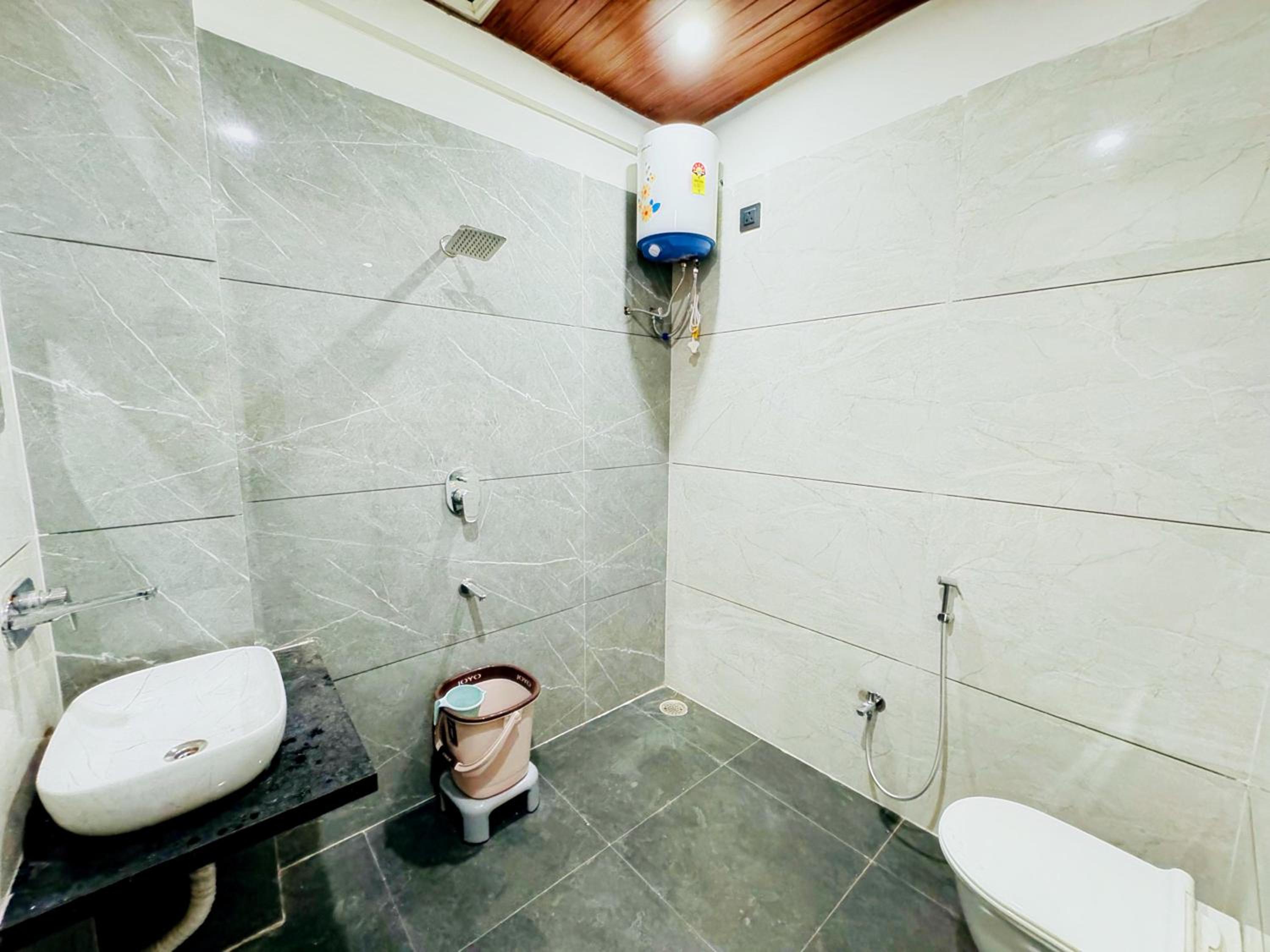 Home Escape Azure 3BHK Bunglow Near Apollo DB City, photo 16