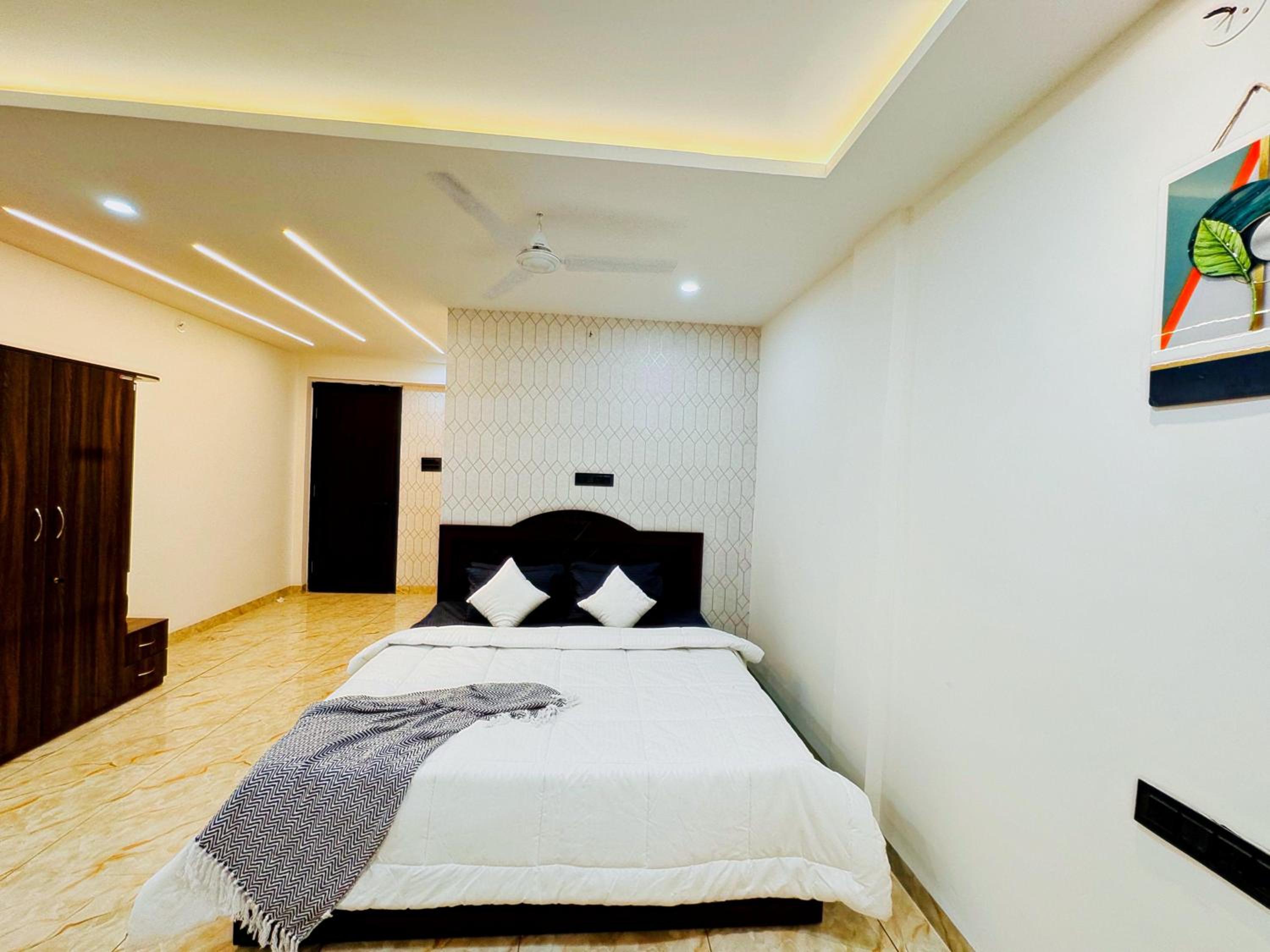 Home Escape Azure 3BHK Bunglow Near Apollo DB City
