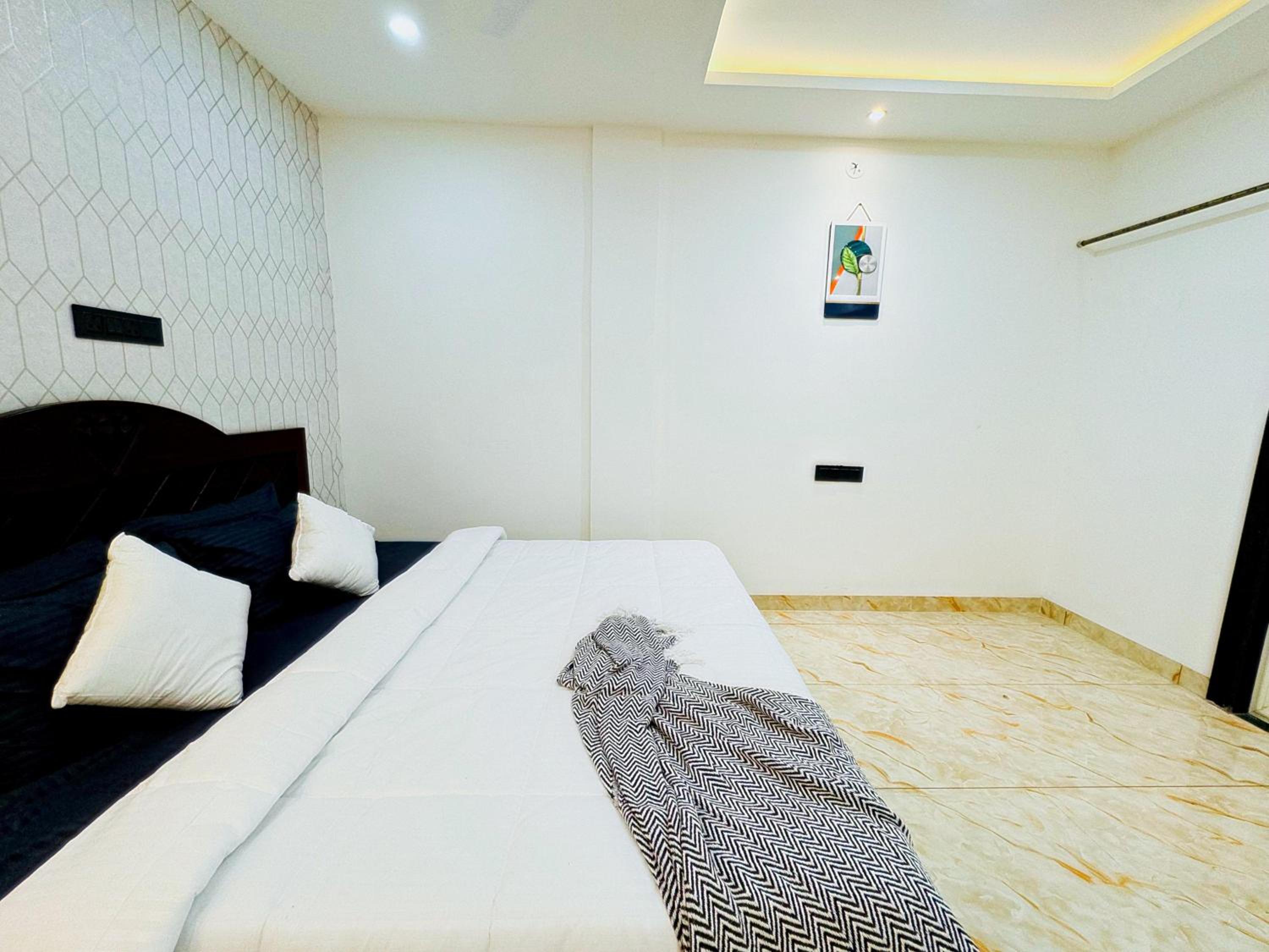 Home Escape Azure 3BHK Bunglow Near Apollo DB City, photo 33
