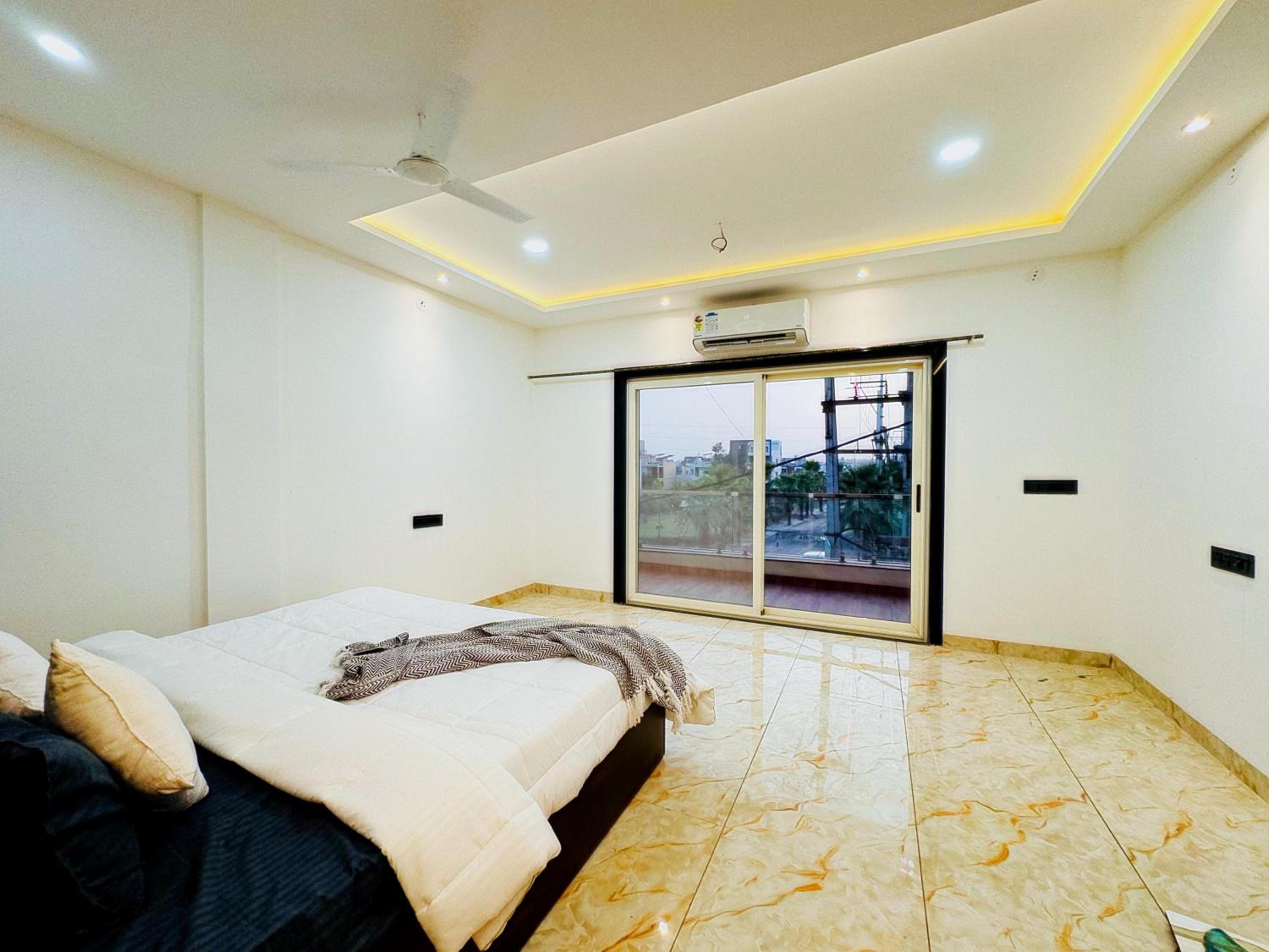 Home Escape Azure 3BHK Bunglow Near Apollo DB City, photo 23