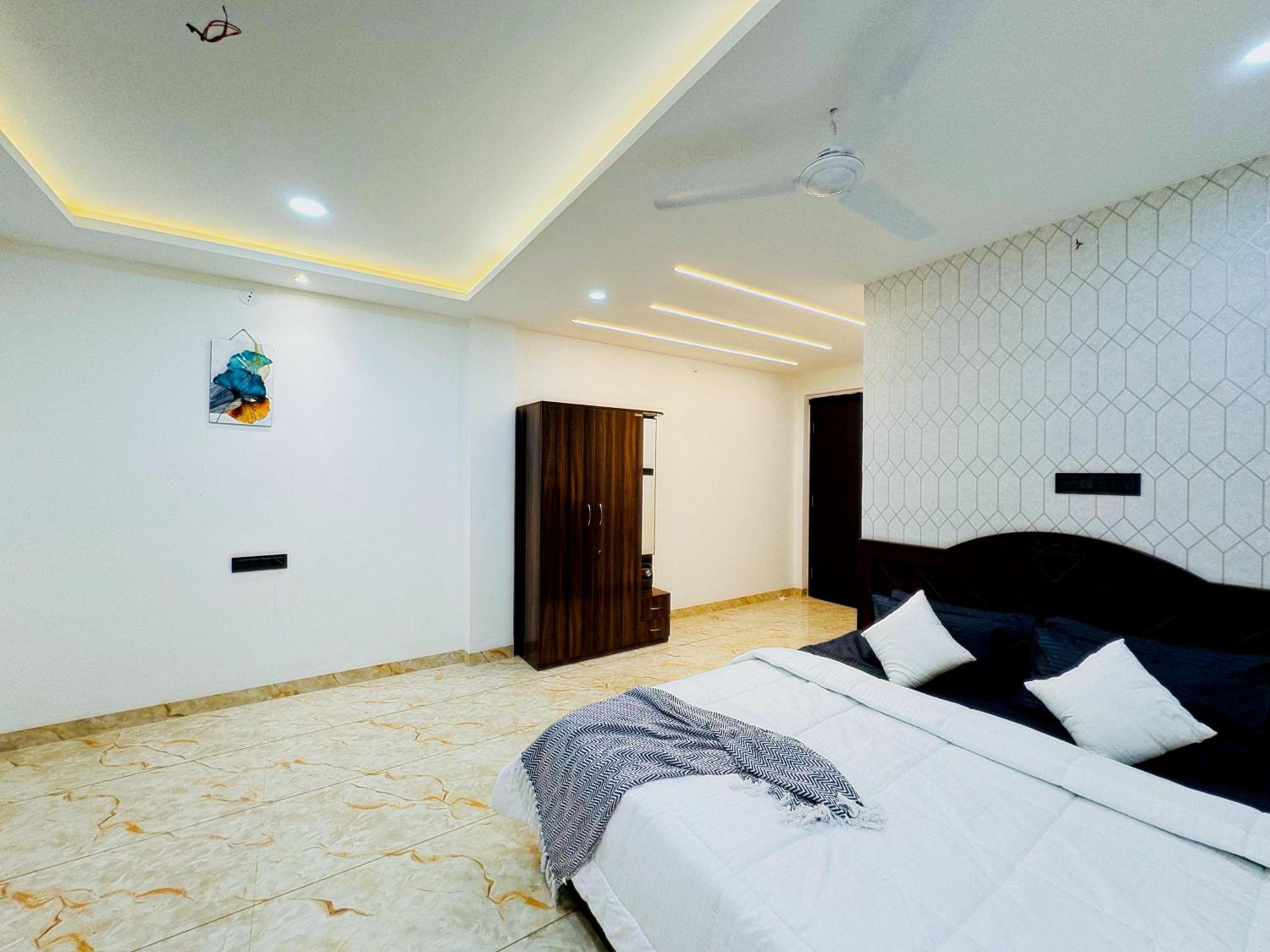 Home Escape Azure 3BHK Bunglow Near Apollo DB City