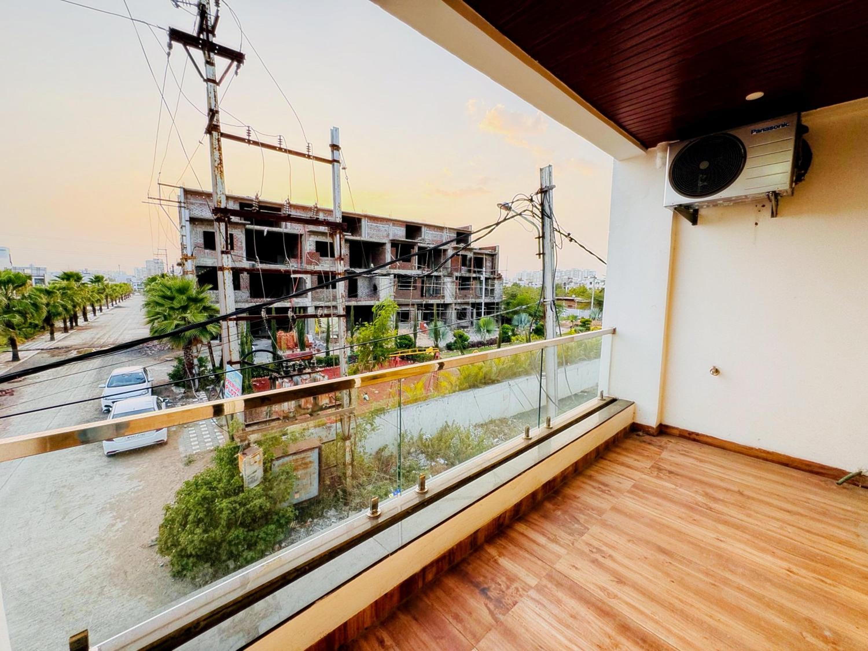 Home Escape Azure 3BHK Bunglow Near Apollo DB City, photo 25