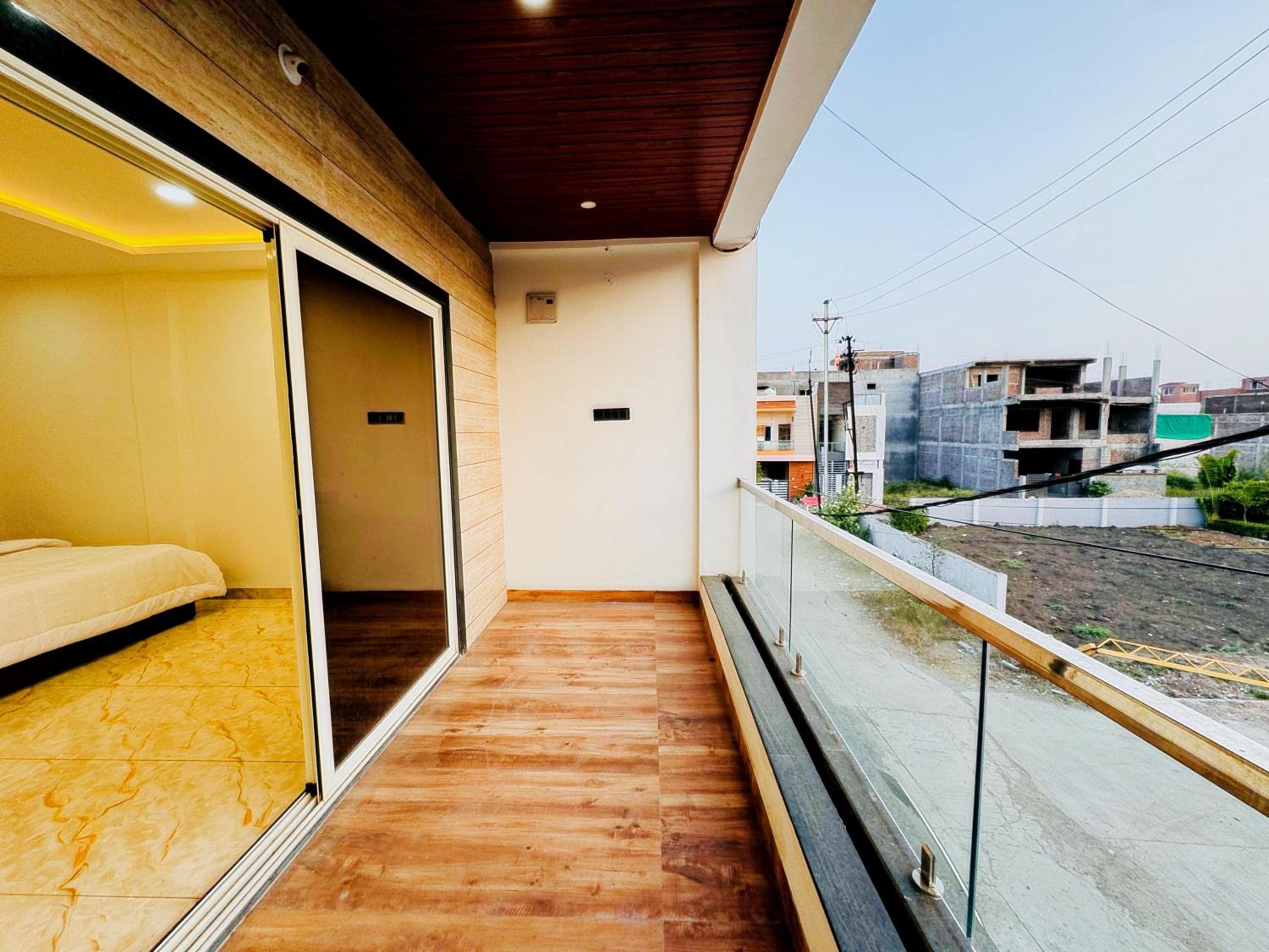 Home Escape Azure 3BHK Bunglow Near Apollo DB City, photo 31