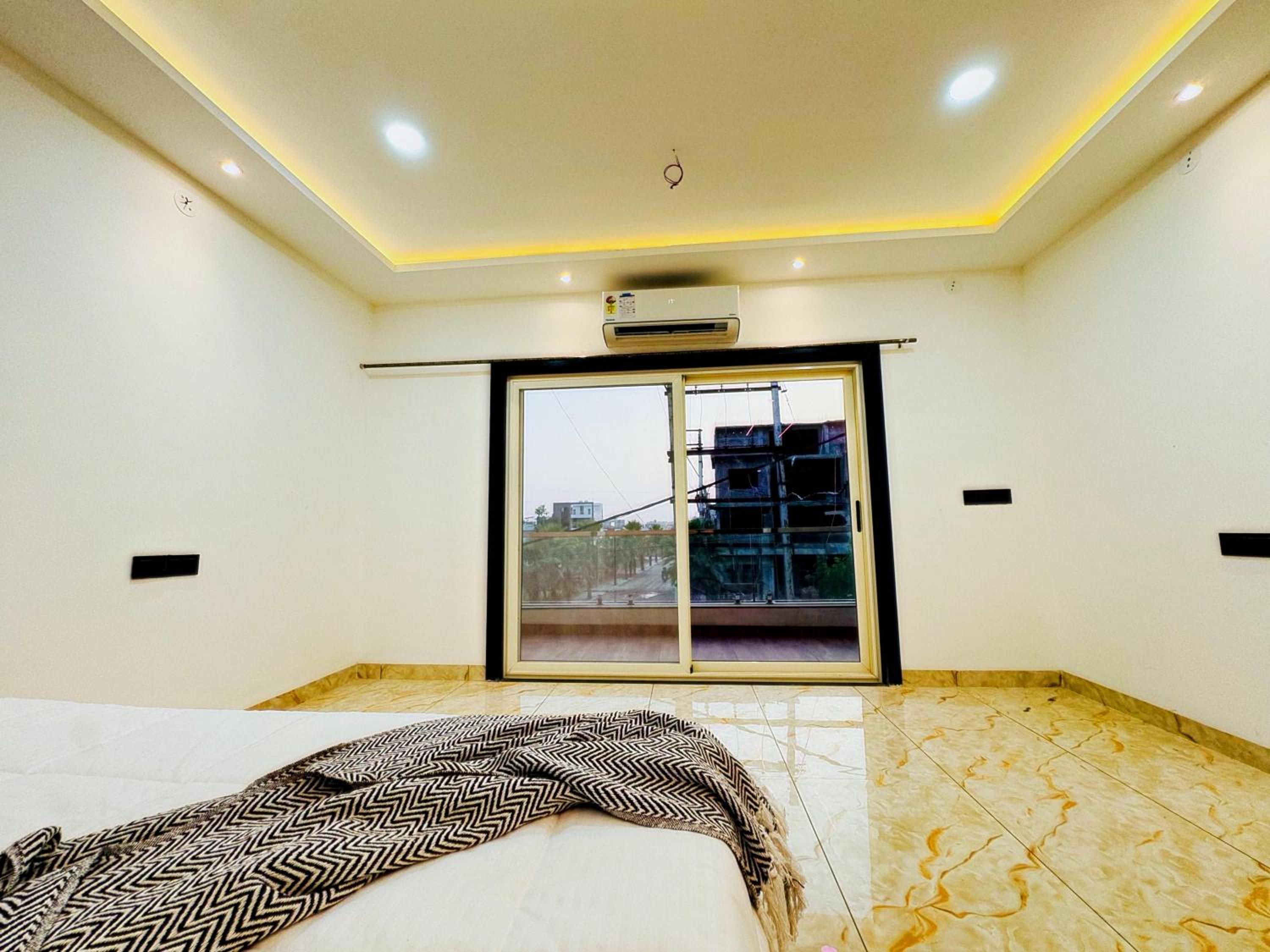 Home Escape Azure 3BHK Bunglow Near Apollo DB City, photo 32