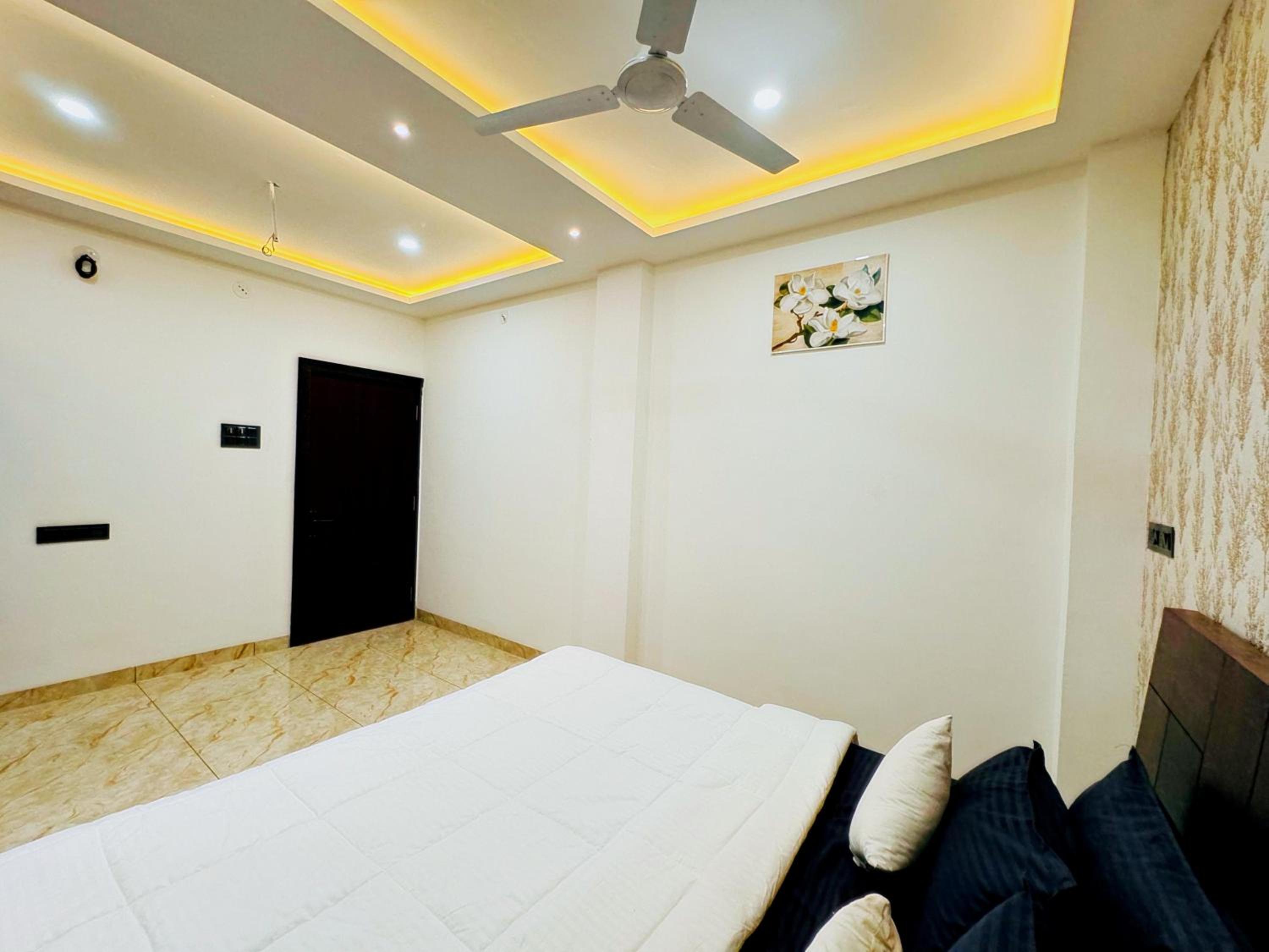 Home Escape Azure 3BHK Bunglow Near Apollo DB City, photo 21