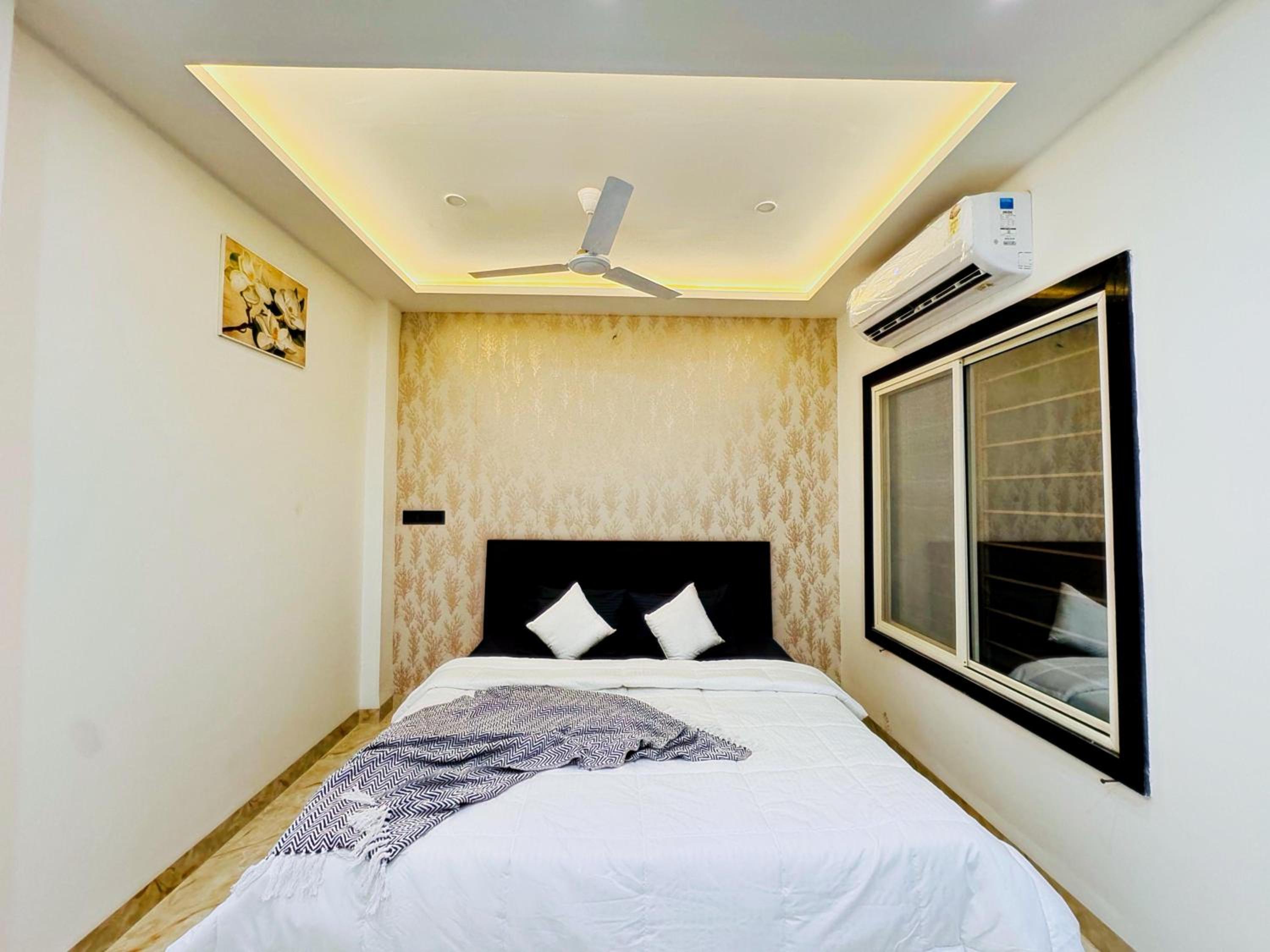Home Escape Azure 3BHK Bunglow Near Apollo DB City