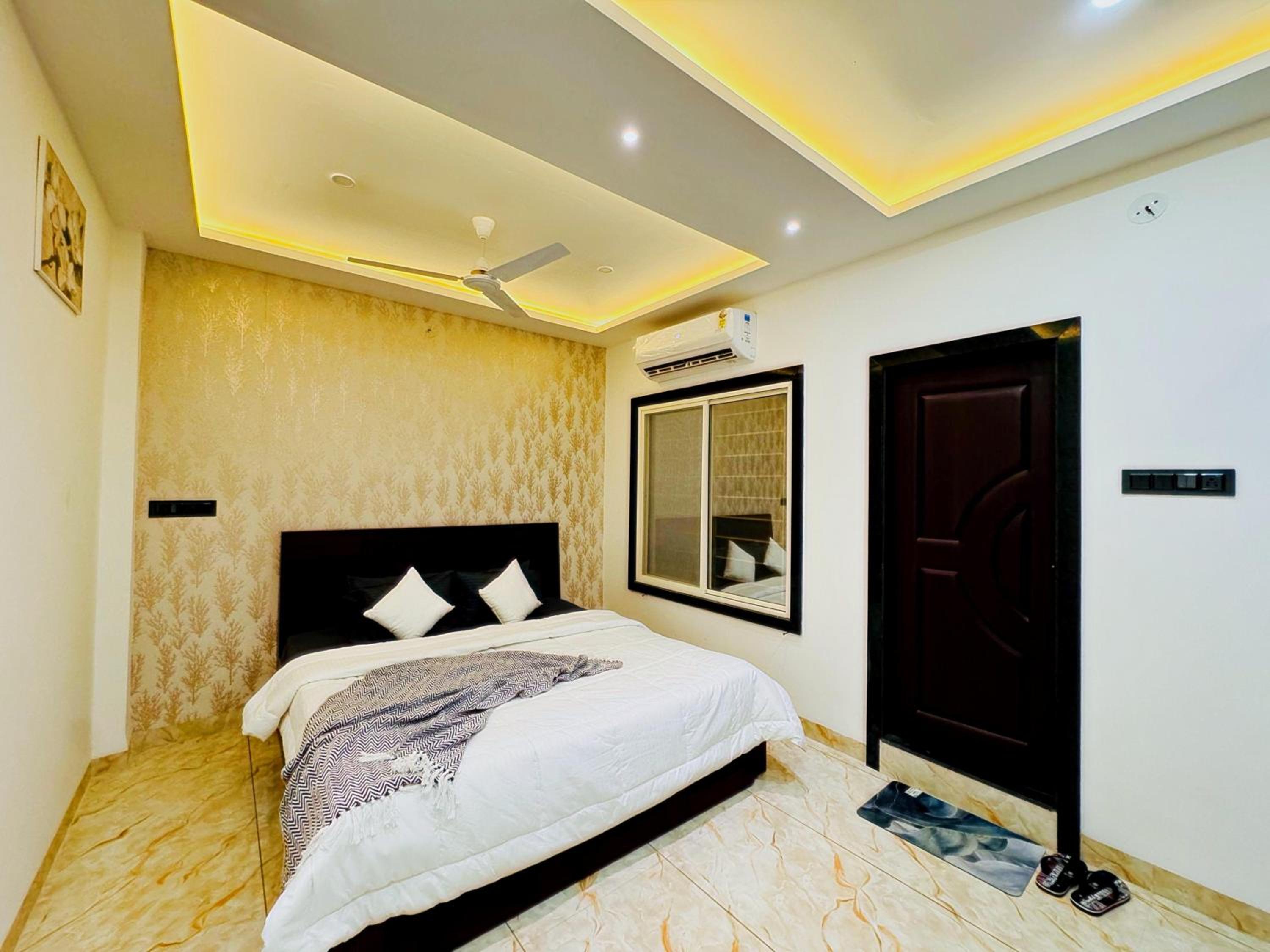 Home Escape Azure 3BHK Bunglow Near Apollo DB City