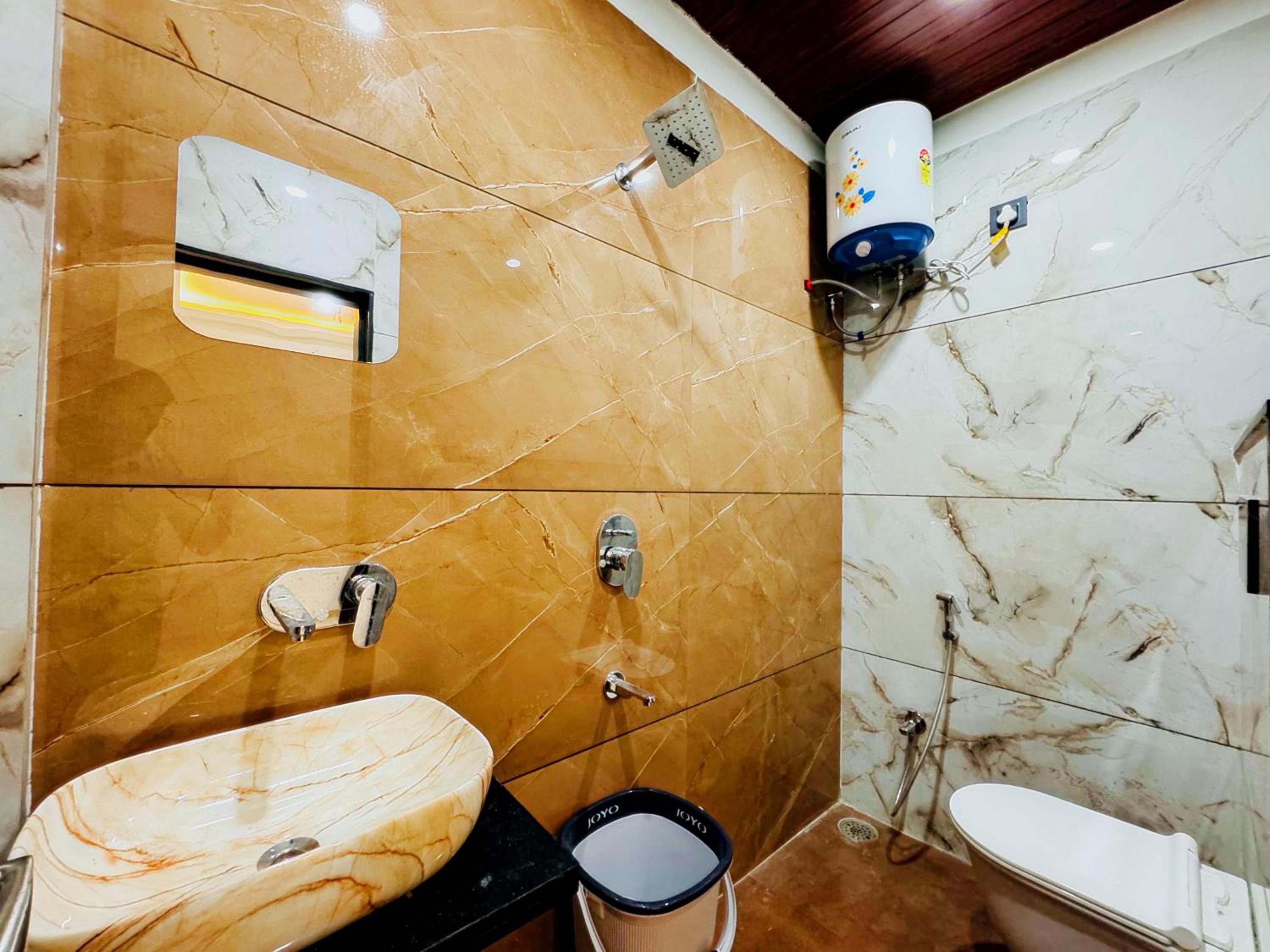 Home Escape Azure 3BHK Bunglow Near Apollo DB City, photo 11