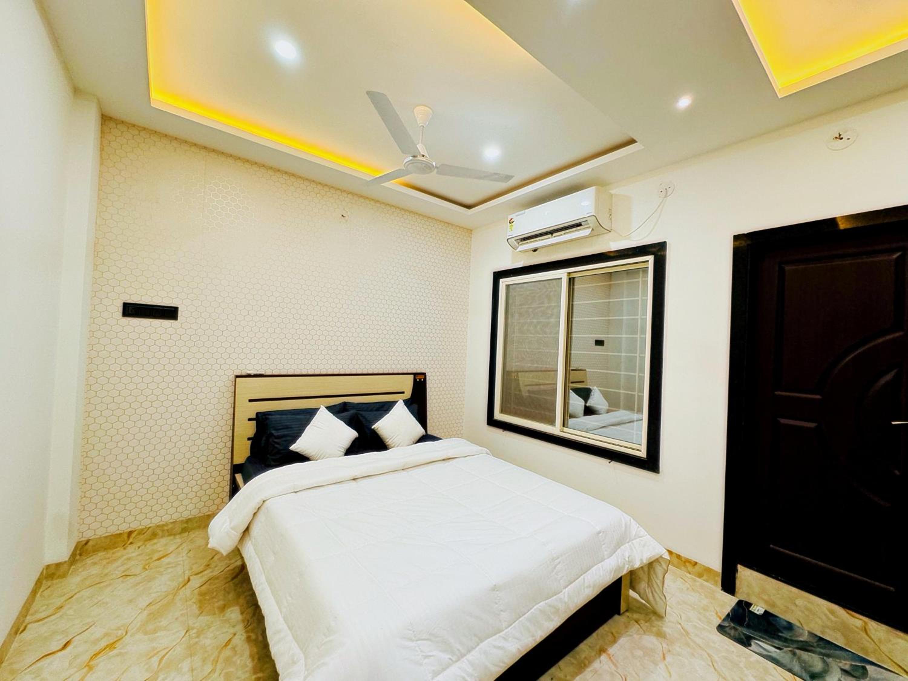 Home Escape Azure 3BHK Bunglow Near Apollo DB City, photo 19
