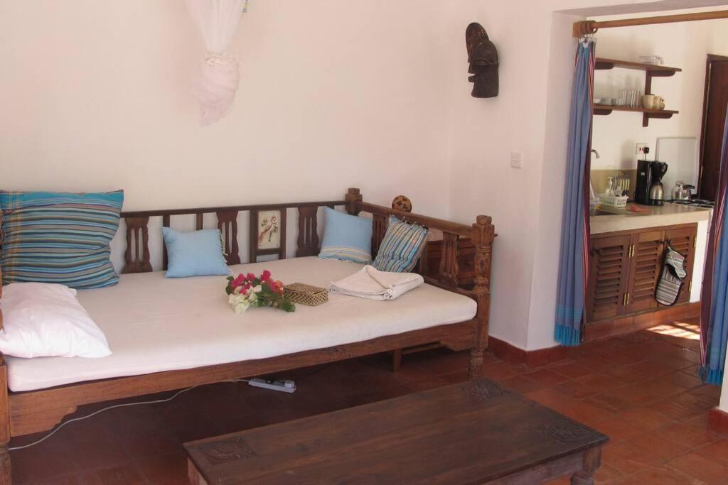 Swahili style one bedroom guest house view 2