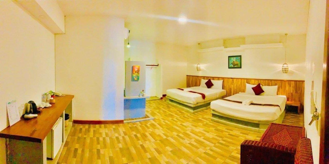 Chompey Resort