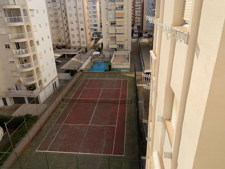 Apartamento en Playa de Gandia con garaje y piscina