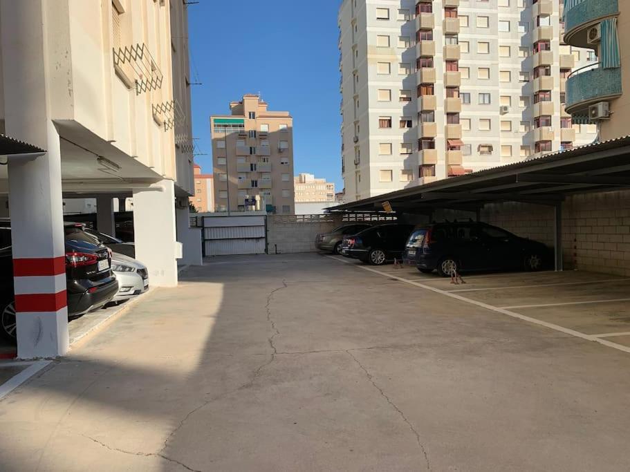 Apartamento en Playa de Gandia con garaje y piscina