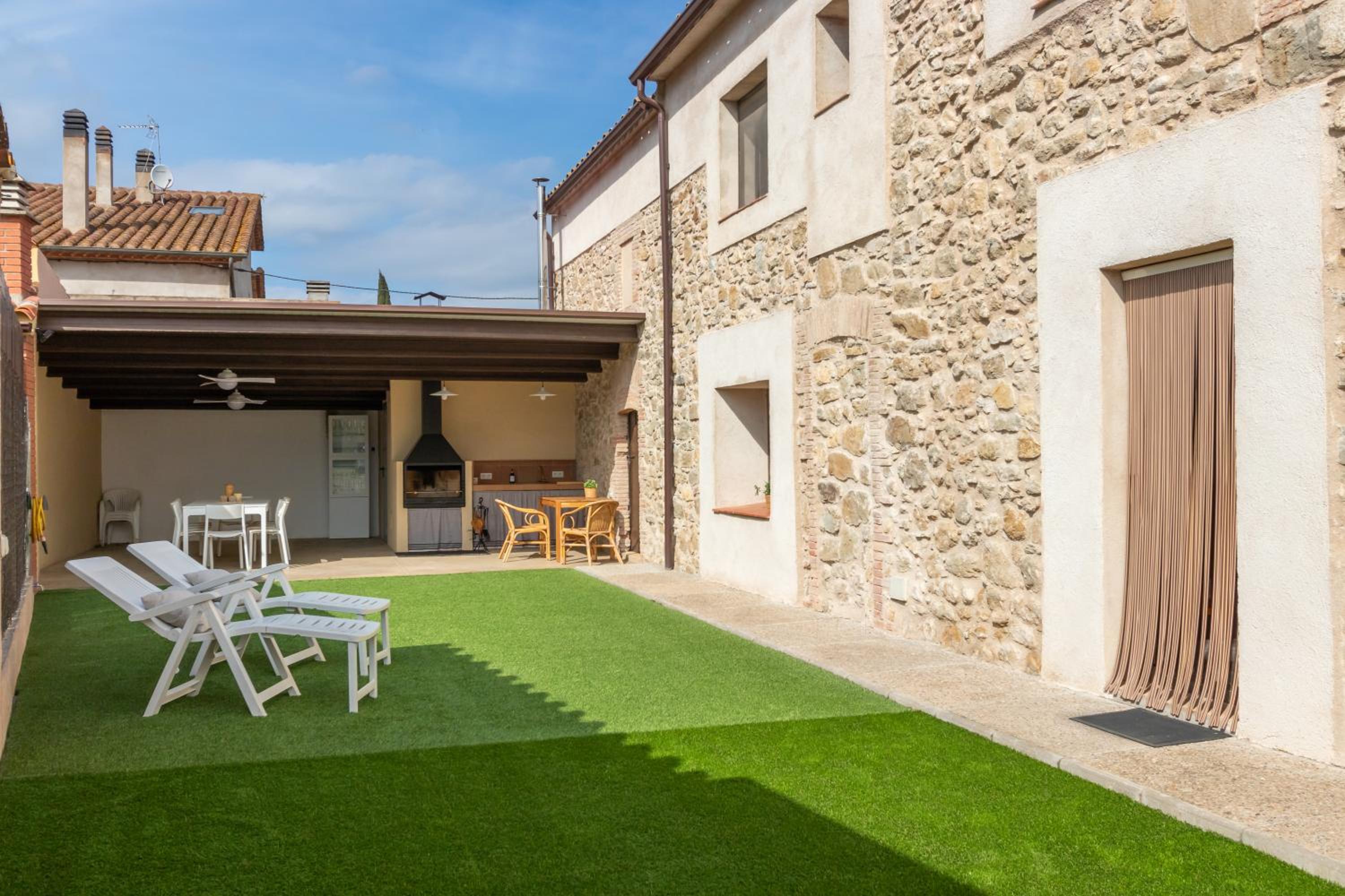 Casa de piedra en la Costa Brava view 3