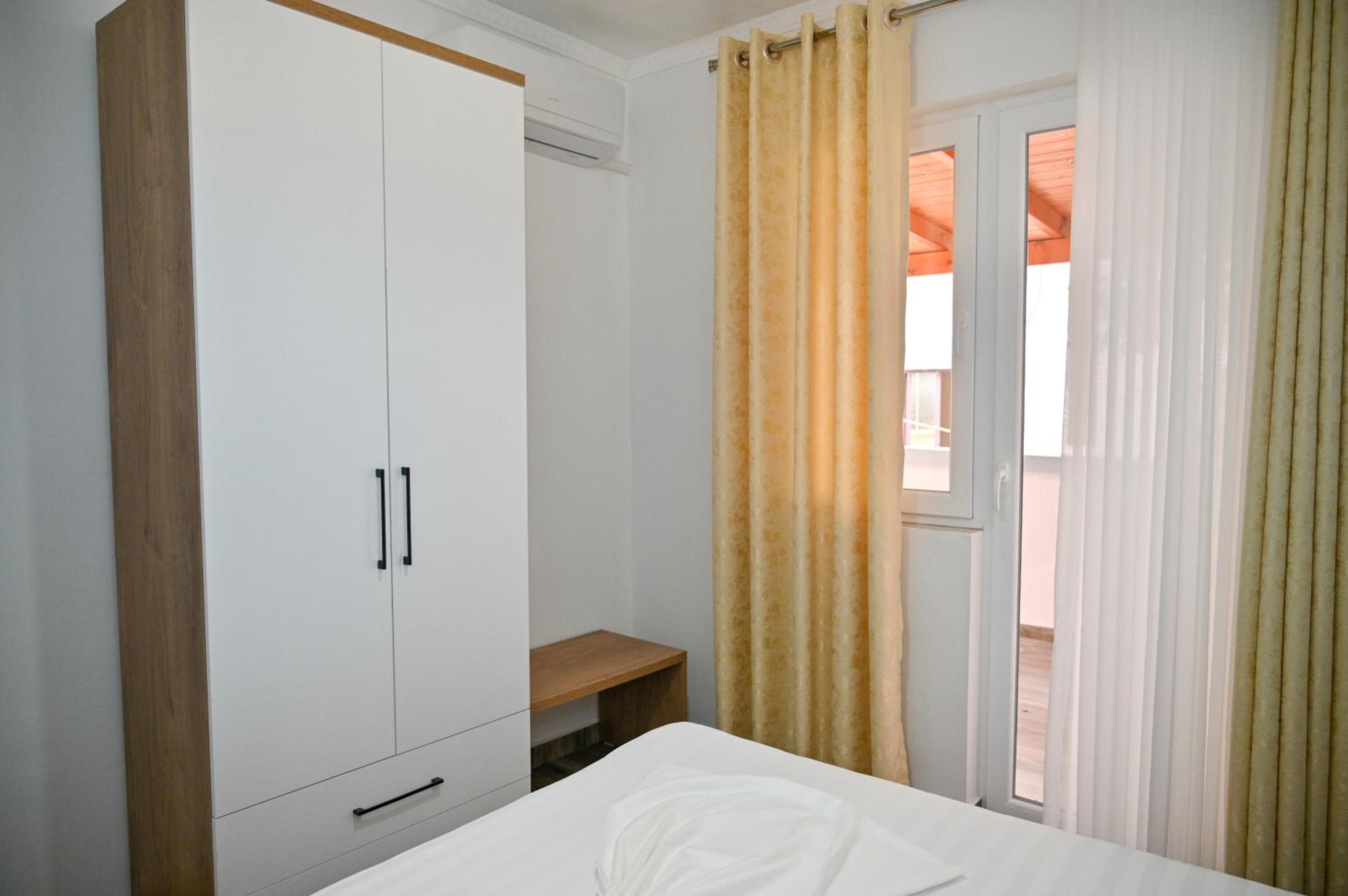 Elite Apartments