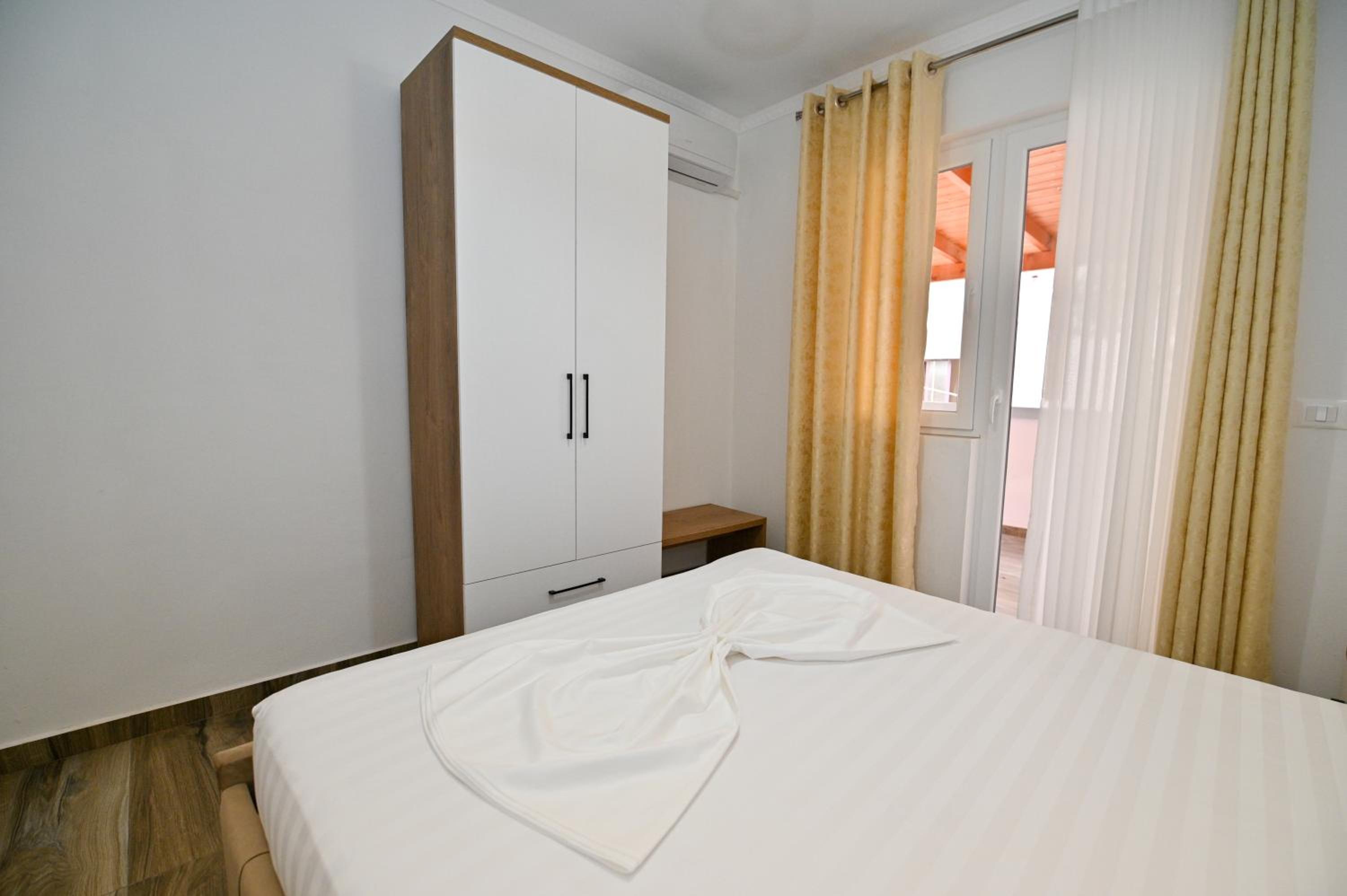 Elite Apartments